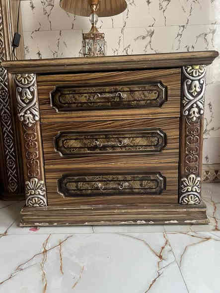 غرفه تركي للبيع سعر ٣٥٠ وبيه مجال
 *********** بي واتساب
