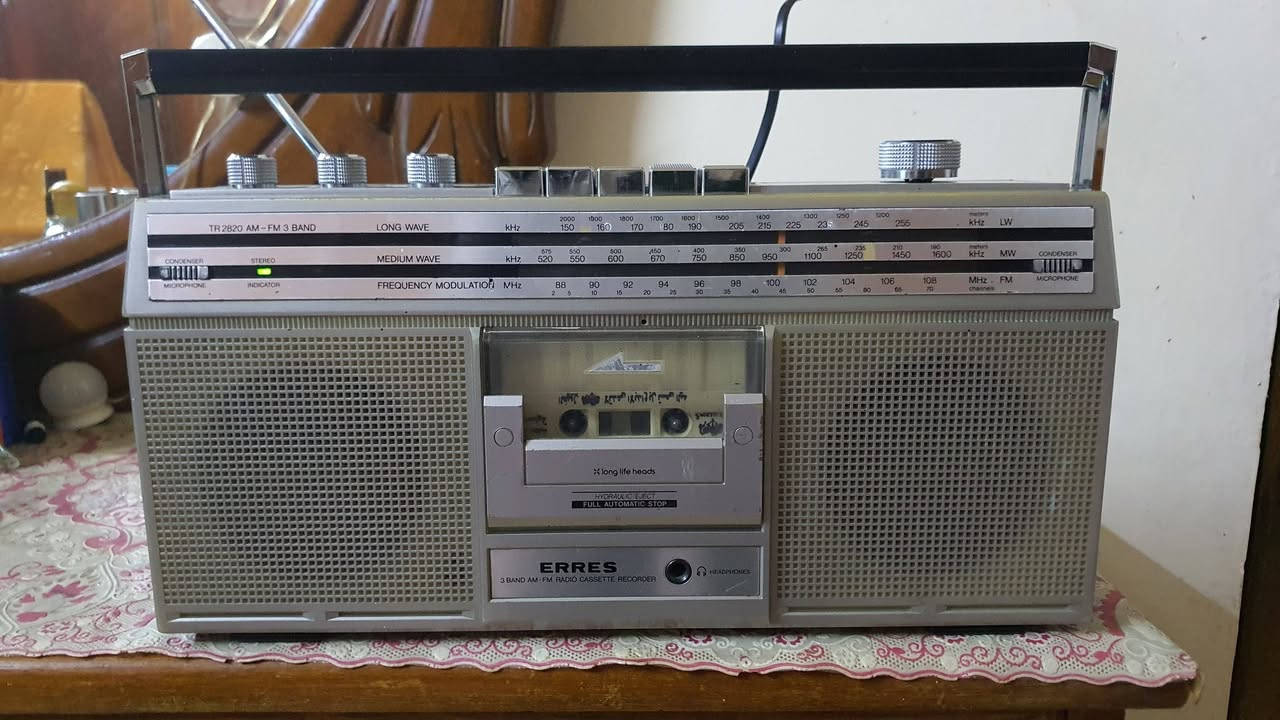 مسجل راديو جهاز بآلة كلش نضيف
شغال راديو ٣ موجات والمسجل  شغال 

فقط ترجيع ميشتغل ابيع بسعر راديو 

للبيع  ب٤٠ الف  يوجد توصيل للإستفسار راسلني خاص


**إذا كنت صاحب هذا الإعلان وتريد حذفه لأي سبب، رجاءا أرسل رسالة إلى الدعم الفني**