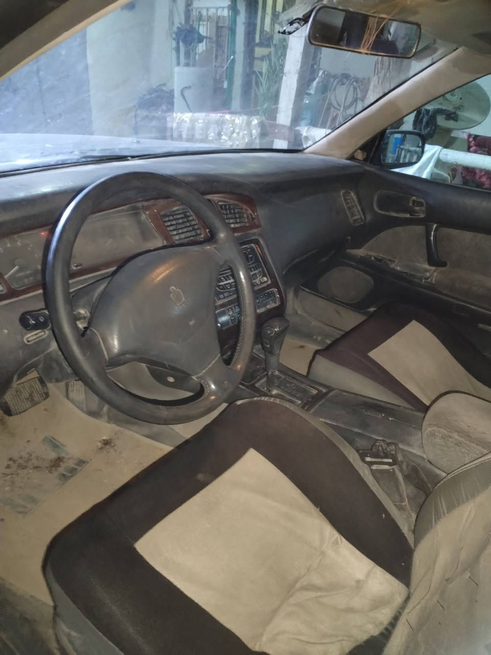 بطه بسمي محرك وانجي بلاد  تبريد توه بدلت كمبريسر بس غاز شرط. امبدل جاملق خلفي بل امارات حداديهنص عمر سعر٤٥ وبيه مجال قليل. ملاحظة لا اتواجد عل نت. ***********
