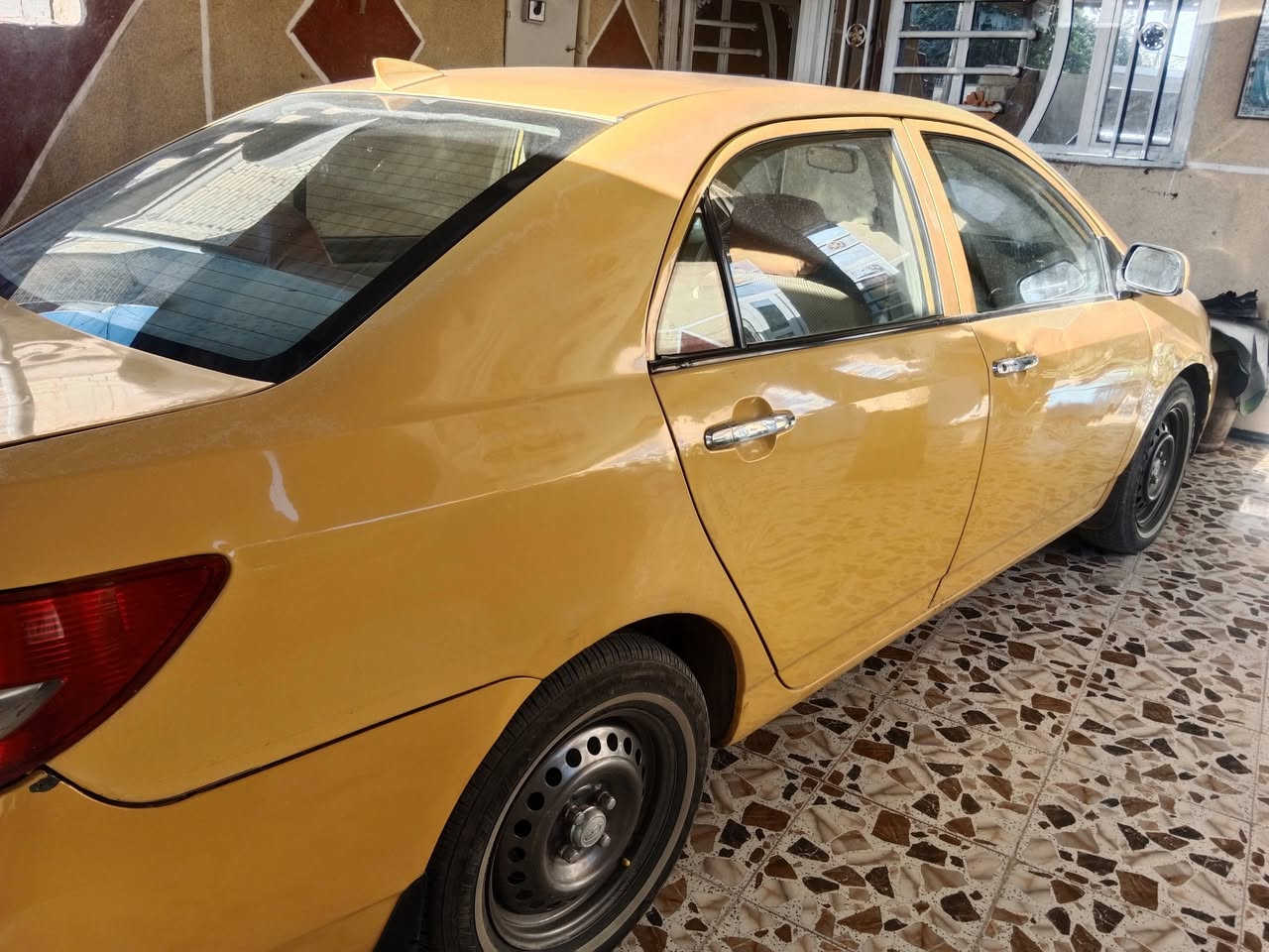 السلام عليكم BYD اف3  2011 رقم بغداد نكليزي بسمي هزة ما صاقطة تبريد شرط ثلج وكهربايات تايرات صدر محرك كير كلة كفالة بيهة مكانات  صبغ بدون ضربة السعر 50وبيهة مجال للطيبين العنوان شارع الجزيرة مال الاصلاح اي ستفسار اتصل ***********
