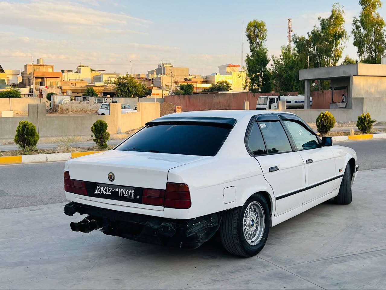 سه ره تا به ناوي خواي گه وره و ميهره بان bmw544بؤ فرؤشتن 
سعر 43گلا گير مه كينه ي  به شه رتي سه ت فيتره سه ياره كه 544واتا هه شت پستؤن چوار تايه و ويلي لؤكي له سه ره ته قه و ره قه ي تيا نيه هه ر چي گياني هه يه به شه رت چوار جام كاره بايه پيش پانه موديلي 1993يه سه نه ويكي له گه له سه ياره كه بيانو بره له قوه ت له جواني ئه دميني دلو گول ژماره وه تساب *********** شمشمل, السليمانية
