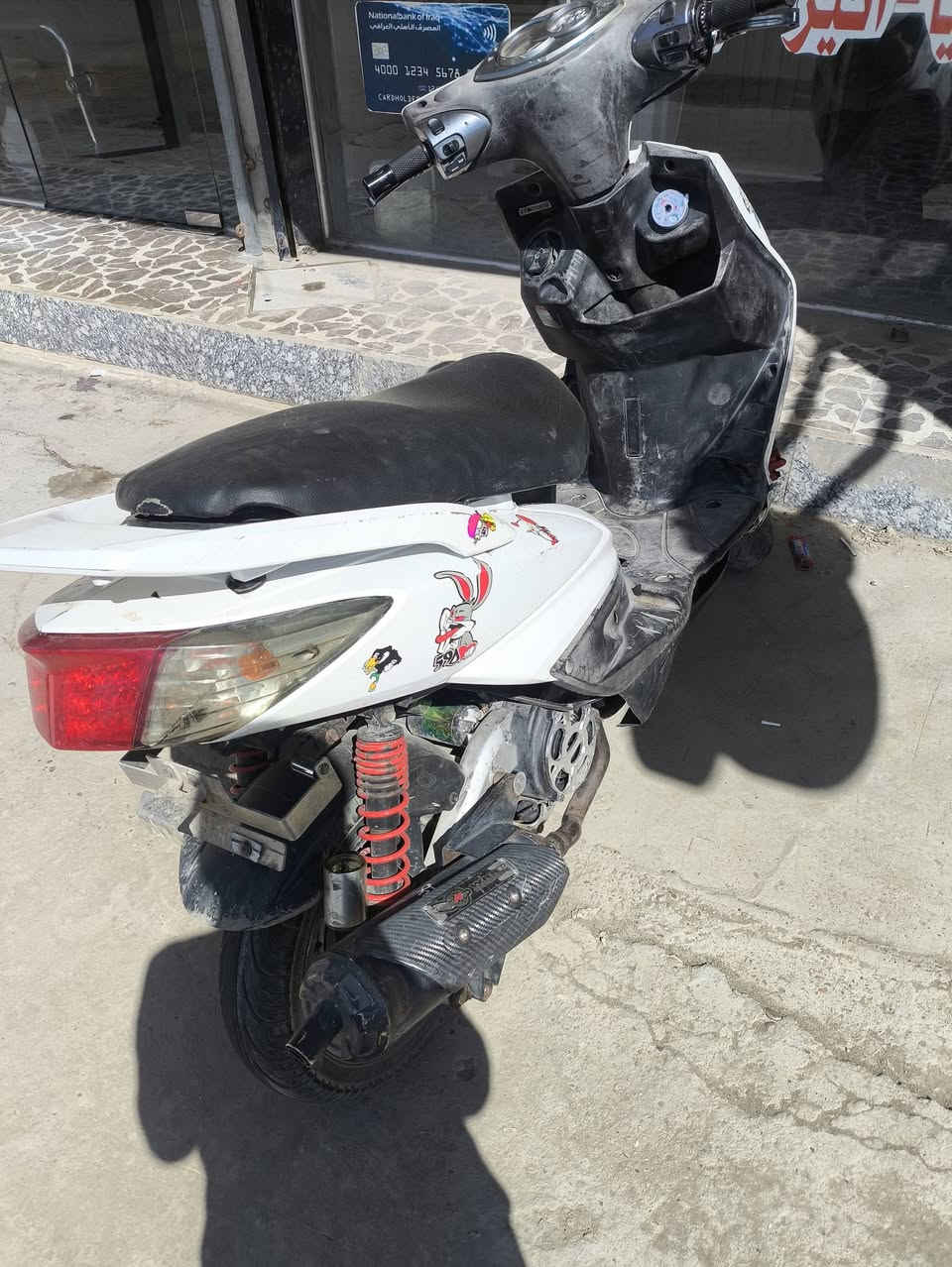 سلام عليكم دراجه سكنس فحل كابريتر الدراجه بيه كور مشطب وبوشه تتمارك بيه صالنصه صجميه دبل بوشه وبيه جاملغ كاربون وبيه يدات ابريك وقبضات وبيه قبق افلاوين وكهربائيات كله شغاله من الطول لطول الدشبول كله شغال مناقصه اي شي  بس اشغل وتطلع السعر ٤٧٥ بيه مجال حك الجيه المكان بياع الرقم ***********
