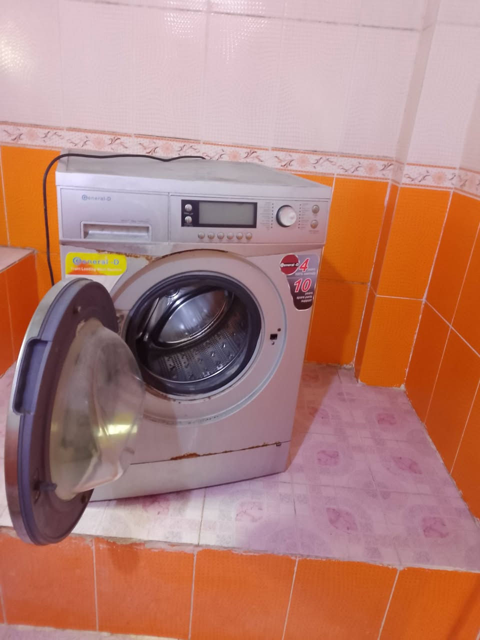 السلام عليكم شباب عندي هاي الغساله اوتوماتيك للبيع هذا رقمي ***********
