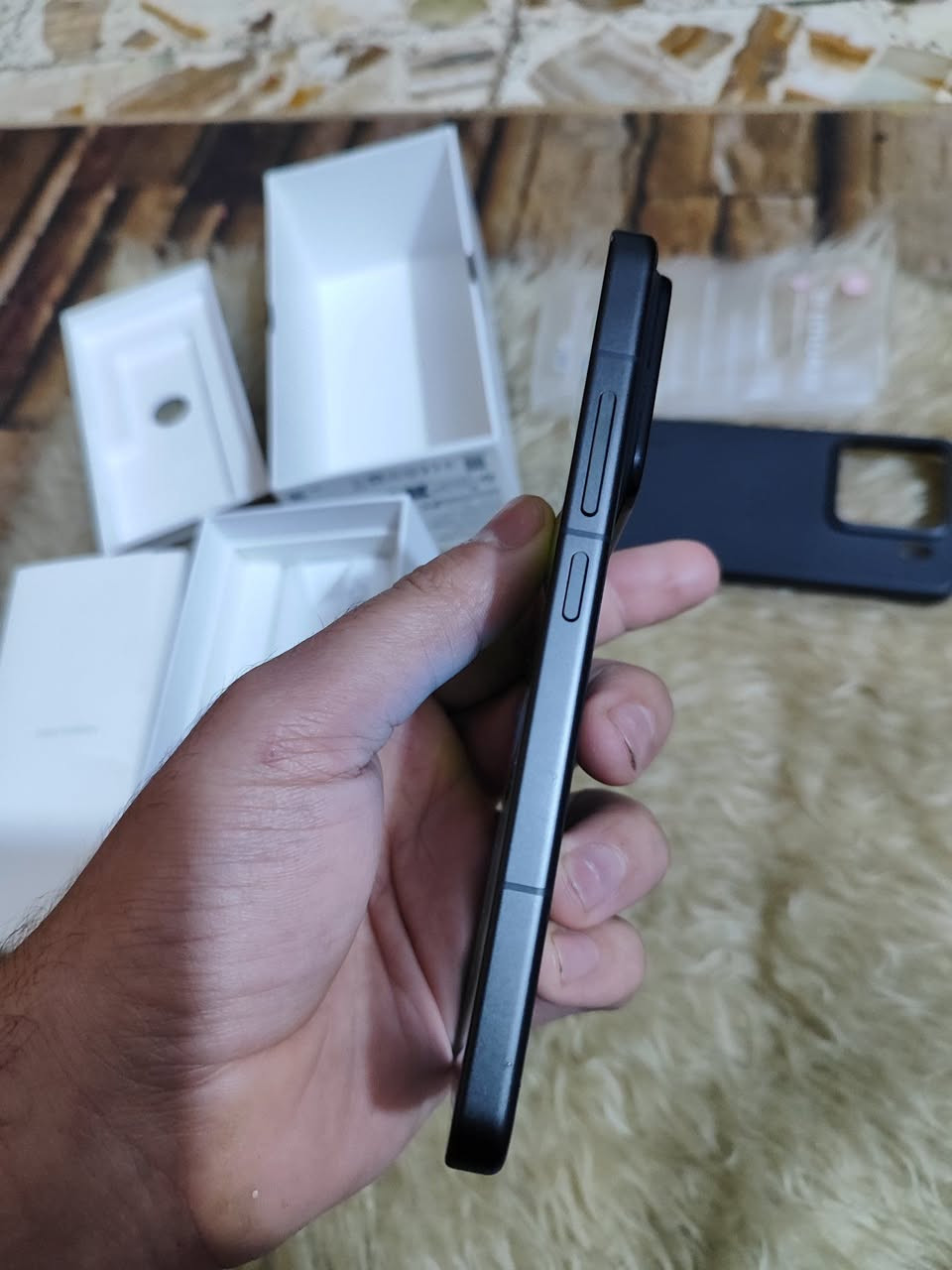 سلام عليكم اخوان جهاز شاومي 15 نسخه عالميه 512 كامل الملحقات نضافه عاليه جدا معروفه مواصفاته العاليه من معالج 8اليت وكامرات لايكا وحجم زغير لمحبين الفخامه بطاريه 100 عدد الدورات 25  يعتبر فلاكشب شاومي للسنه الفاتت للمراوس او البيع ب ٦٧٥ الف وبي مجال جدا بسيط مكاني بغداد مدينه الصدر توصيل ماعندي للاستفسار خاص او وات ساب ***********
