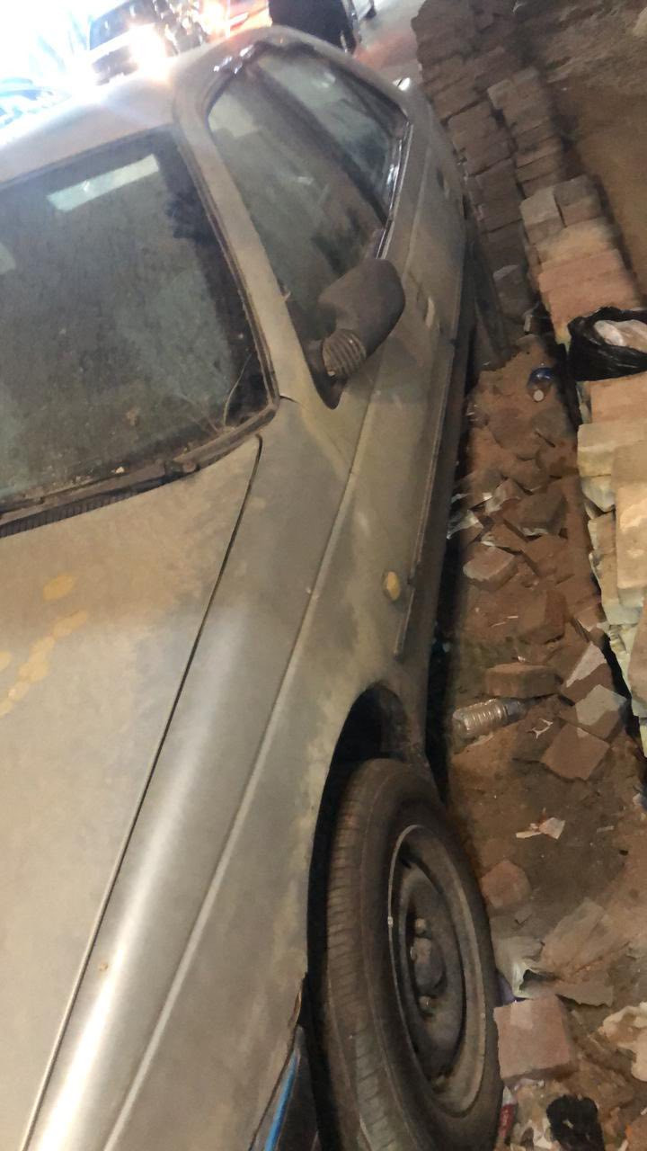 السلام  عليكم بيجو روا للبيع موديل2007 كهربائية شغالة تخم تاير امامي جديد دوشمة جديد سيارة متروكة محرك شغال بي تبخير السيارة شغالة بس المحرك طاك الشاصي جوا واكع ابيع على هل حطة السيارة بأسمي السعر 15 وبيها مجال للشراي مكاني بغداد سبع بكار للاتصال ***********
