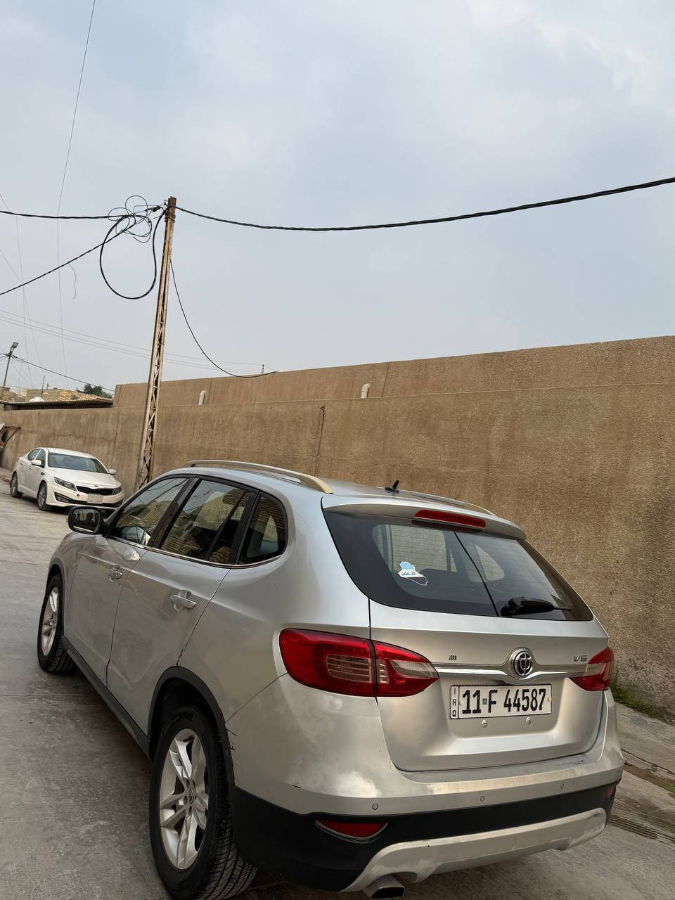 اسلام عليكم /برلنس للبيع بسمي تحويل ثاني يوم 
السياره مكفوله من صبغ وتبديل ومعجون ومن خياس مثل ماموضح  بسونار مرفق بالمنشور  سعر 75 وبيه مجال بسيط العنوان واسط رقم ***********
