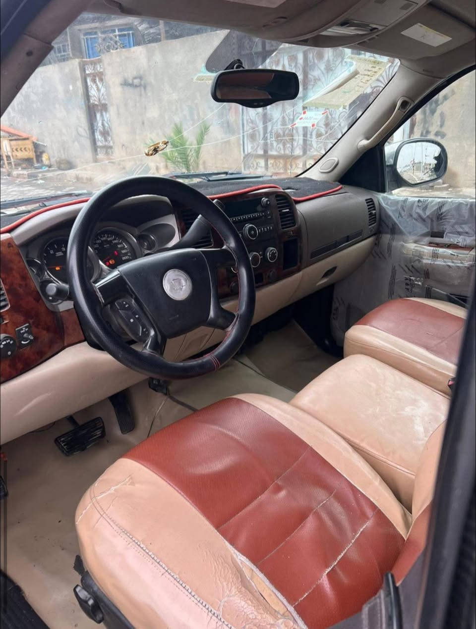 يا الله سلام عليكم شوفر سلفدو 2013
رقم بغداد راعيها الشرعي موجود 
سياره جاهزه وخير من الله 
السعر. 90 وبيها مجال 
***********
***********
مكان السياره بصره خور الزبير
