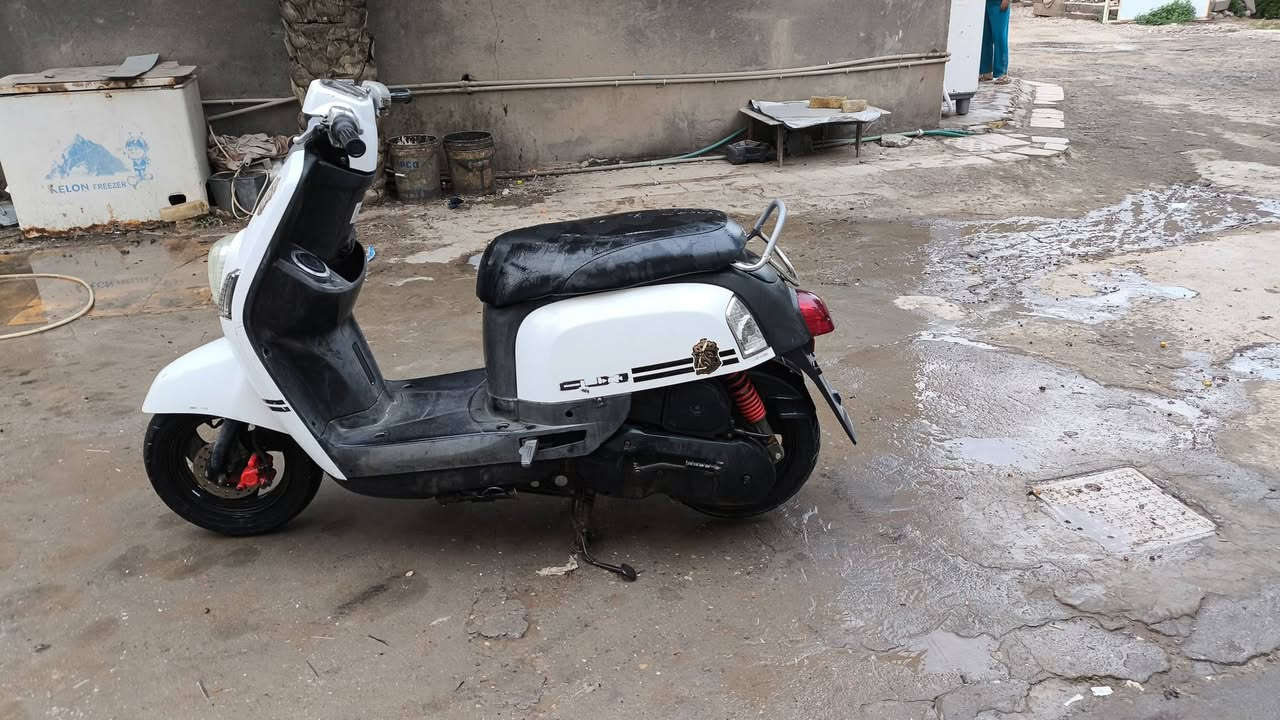 بوليس رمبة
صارلهة 6اشر من طلعتها
السعر 950وبيهة مجال
***********
