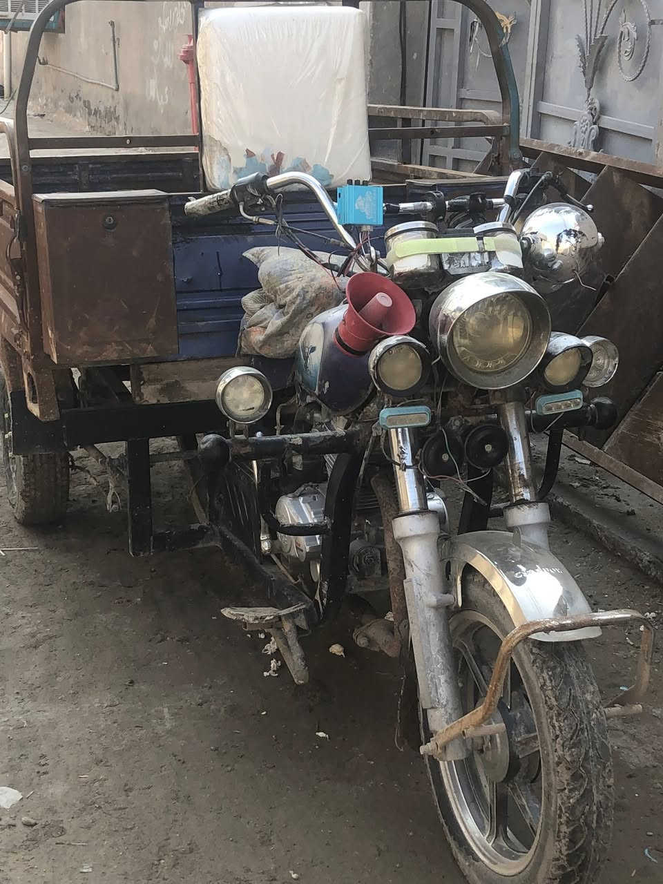 ستوته للبيع مكينه جديده كهربائيات كلهن شغاله 
***********
