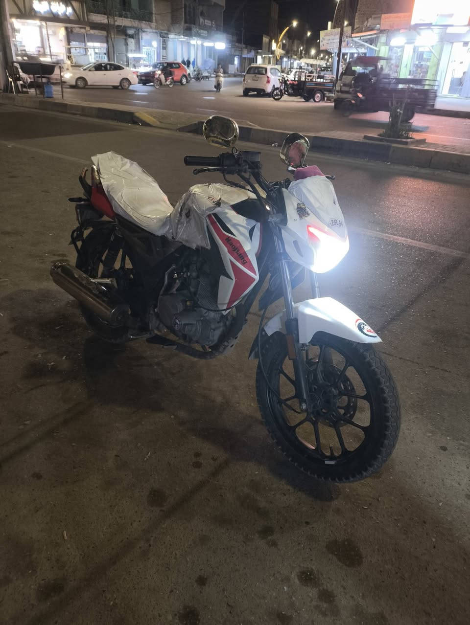 سلام عليكم ورحمة الله كايدن 2018 للبيع او مراوس حسب القناعه كهربائيات كامله كله شغال مناقصه شي فقط بي نواعم يردالها ترتيب مكينته مفتوحه بس مامبين وشغل مرتب السعر 600 ومجال بسيط عنواني بلد الرقم *********** ومتواجد خاص ورجآ اذا مو شراي لاتعبني
