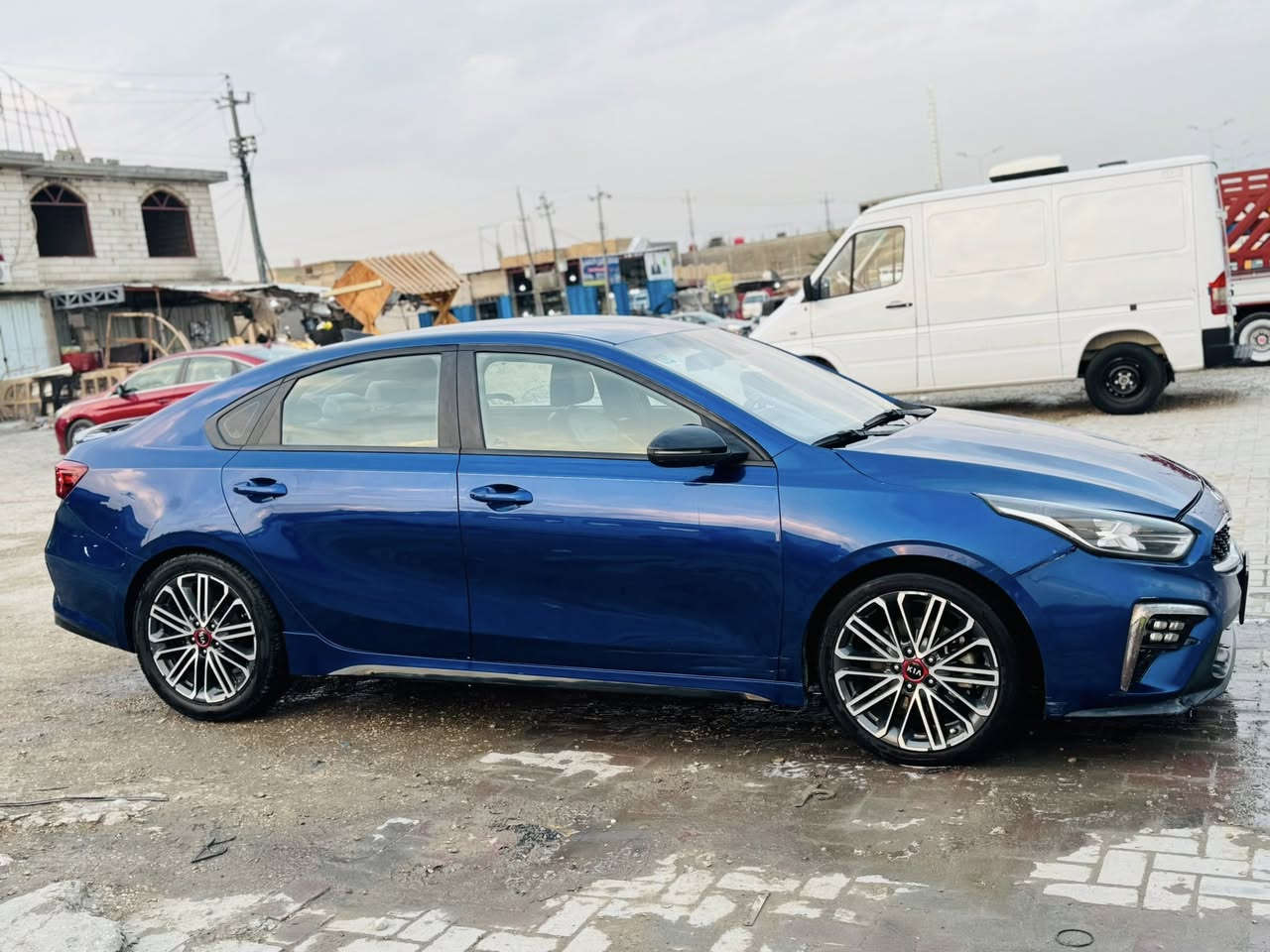 فورتي 2021 للبيع 
فول دواخل يعني فول من عده الفتحه 
المواصفات فووول
بصمه
تحكم ستيرن
تحديد مسار 
تحكم مري
رادارات 
سياره هواي بيهه مواصفات ما مذكوره
مكينه 1600 تيربو
سونارهه موجود بيهه قطعتين جاملغً + بنيد
الباقي كله كفاله
كير مكينه حداديه كله مكفول
السعر ١٣٥
رقم الهاتف ***********
