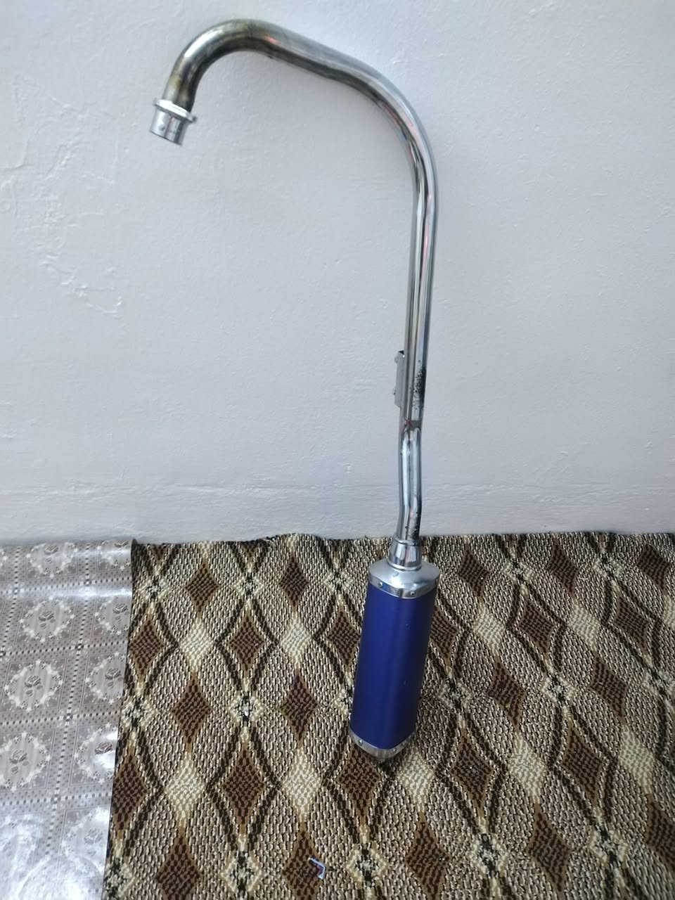 اكزوز رياضي للبيع حيل نظيف السعر ٣٥ وبي مجال ***********
