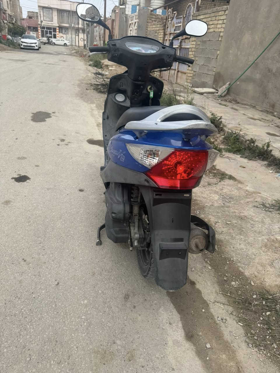 سلام عليكم 
كامكو في تو للبيع موديل ١٢ 
دراجه حاويه نازله بشهر ال ١٢ 
ختم واحد ويا المكينه نعومه وشلعه فول 
كفرات كله بلاد 
اي نقص مابيه عوزه واير كيلو متر فقط 
العنوان شطره  
السعر ٨٠٠
***********
