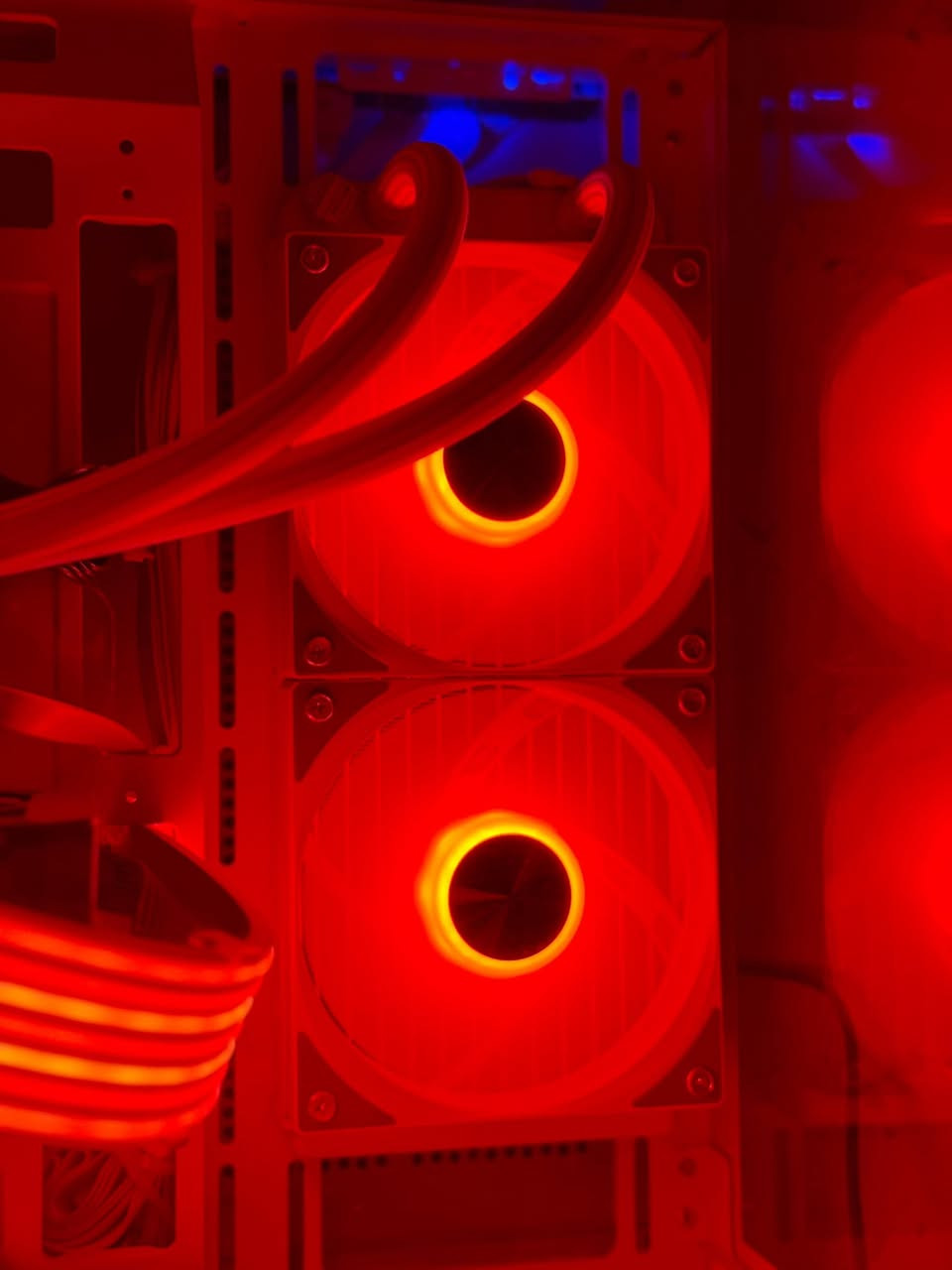 السلام عليكم
تجميعة للبيع سعرها مليون و ٤٠٠ وبيها مجال 
التجميعة مامستخدمة وكلش نضيفة شرط الفحص وموجودة كل كراتين القطع وحته الجيس اليغطي القطعة موجود 
مكاني الناصرية وموجود توصيل علئ المشتري 
متواجد فقط واتساب او اتصال 
***********

كارت الشاشَة: 
Asus GEFORCE RTX 4060
المَذر بورَد: 
MSI PRO B760M-E DDR4 
الكولَر: 
KS240 مائي. 
البَور سَبلاي: 
RUIX GX 750W BRONZE
التَخزيَن: 
LEXAR NM620 3500mb/s 1T 
الرامَات: 
TeamGroup T‑Force Delta RGB DDR4 RAM من شركة TeamGroup
المُعالِج: 
Intel COREi7 12700KF
الكَيس: 
CS015 Pro SNOWMAN
