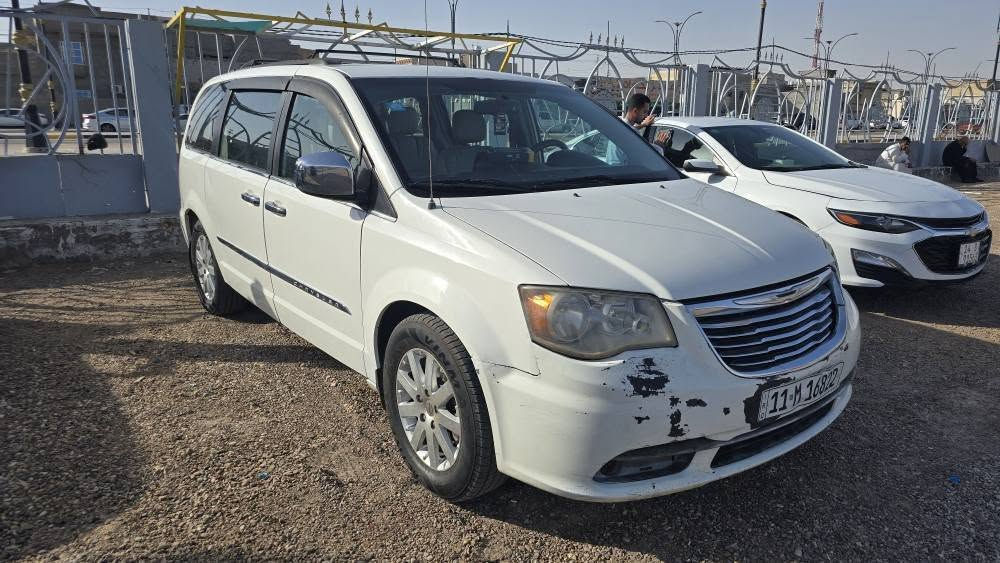 سياره اخوي مستعجل عله بيعتهة
كلايزلر ٢٠١٢
سياره 7 راكب

3 قطع تبريد بيهة نواقص بسيطه كير جديد مكينه مبدل زنجيل حادثهة خلفي السياره مصبوغه حزام ما عدا القماره وباب

السدر بدون صبغ

بيهة منضومه غاز 80 لتر

السعر105 

السياره بسمي سنويه جديده *********** البصرة, العراق
