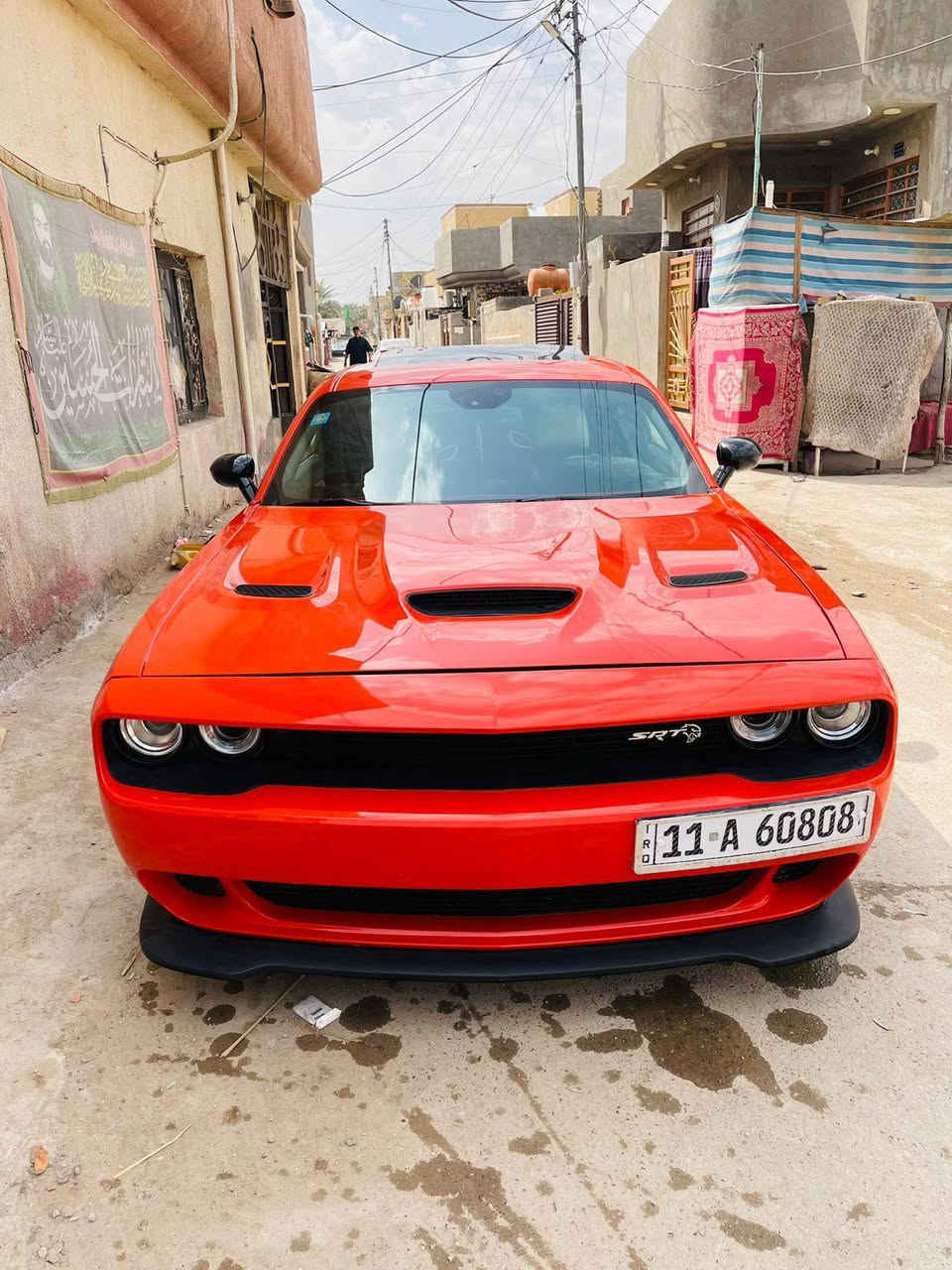 السلام عليكم جالنجر موديل 2013 لون برتقالي  سياره داخلله كلين بدون حادث وهنا تحديث موديل 20 السياره فول واحد ع واحد كلش مرتبة.رقم بغداد انكليزي بسمي مكينه 5700 جاهزه من كلشي. السعر 114 وبيها مجال بيع او مراوس مكاني بابل ***********
