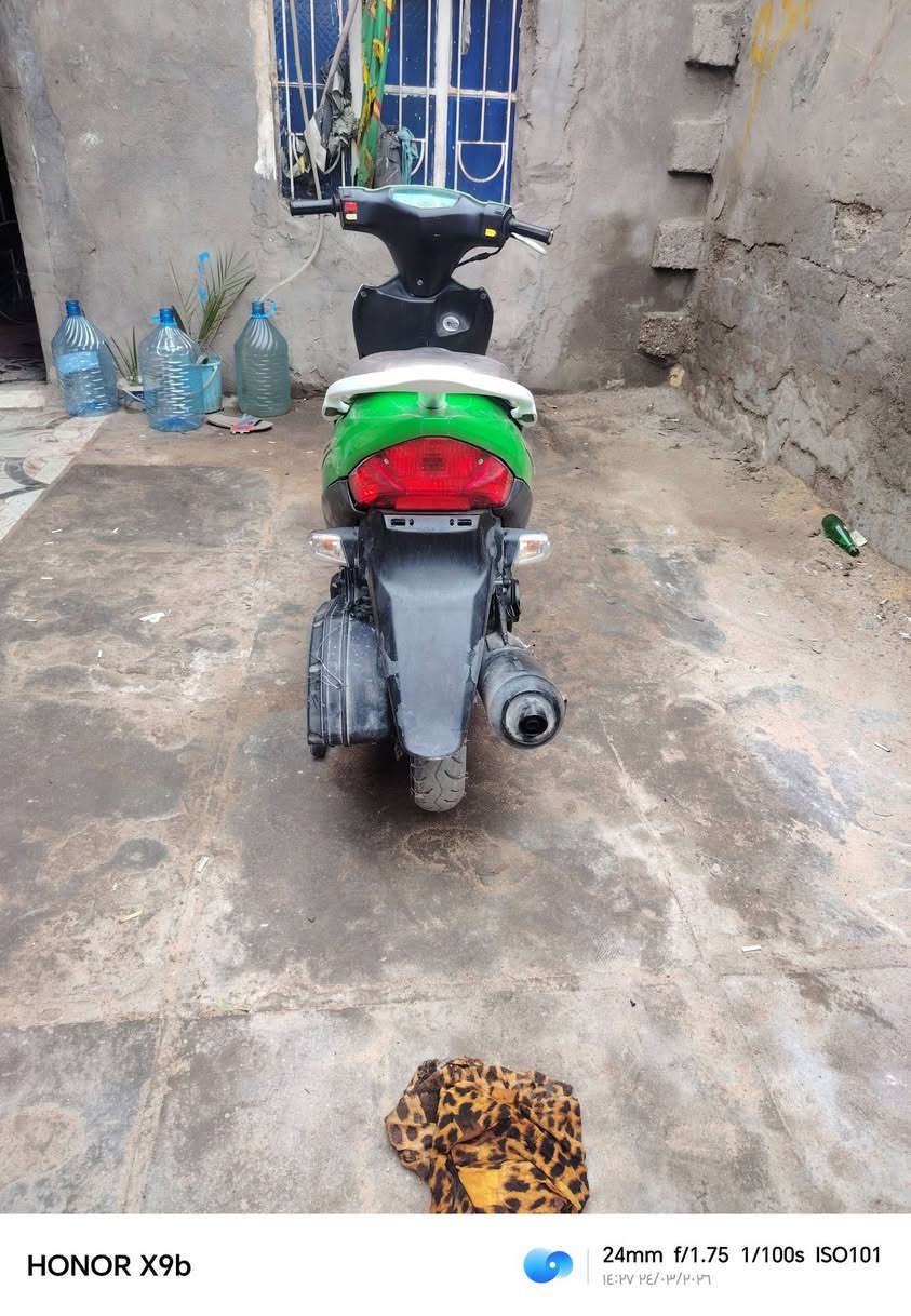 دراجه للبيع حلوه نظيفه كهربائيات كلها شغال سلف واندر سعر 300 وبيها مجال الشراي يتصل ***********
