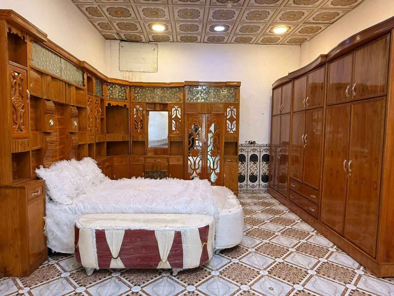 يعلن (معرض الجشعمي )
غرف نوم للبيع بالنقد  والتقسيط 
غرفة نوم صاج عراقي 
السعر بالنقد مليون و350
القسط: 152

 للأســتفسـار
‏***********
‏(واتساب) 

كافه الموظفين الذين يمتلكون ماستر كارد
#للموضفين الدوله- والجيش - والشرطه - والمتقاعدين - والرعايه 
 وهو
او زيارة موقعنا 🚗
 
#العنوان
الانبار- الرمادي-التاميم - القادسيه الاولى شارع المشاتل - قرب ركن المدينه٠
