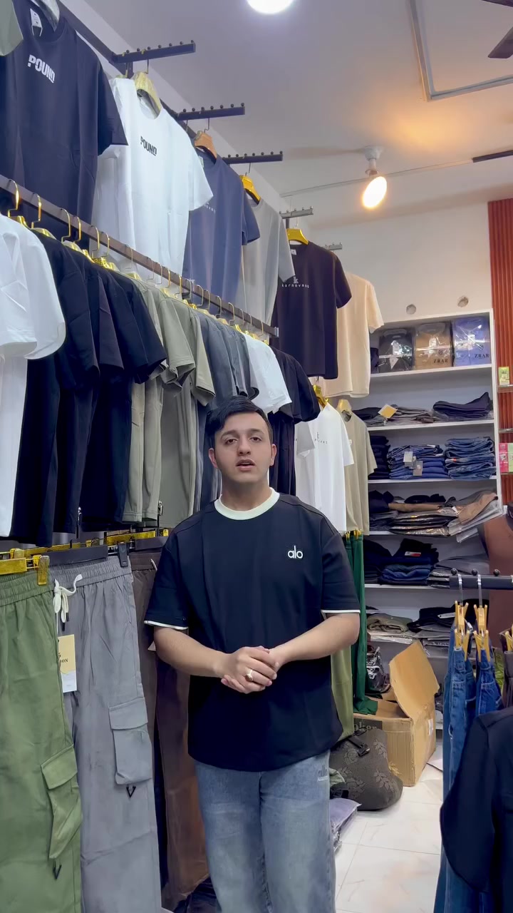 نبدي وياكم الموسم الصيفي وموسم خير ع الجميع ان شاءالله 
اول عرض ع التشيرت الماستر 🔥🔥✅
سعر القطعه 8 الف قطعتين ب 15 الف 
القياسات M. L. Xl. XXl. 3x 4x 

تتوفر خدمه توصيل 
للحجز خاص او واتساب 
***********

العنوان كوت الفلاحيه شارع 30
قرب صيدليه كربلاء 
مجاور أفران الرضا 
أزياء العالمي
متواجدين بالمحل من 3 الظهر لحد 12 بليل
