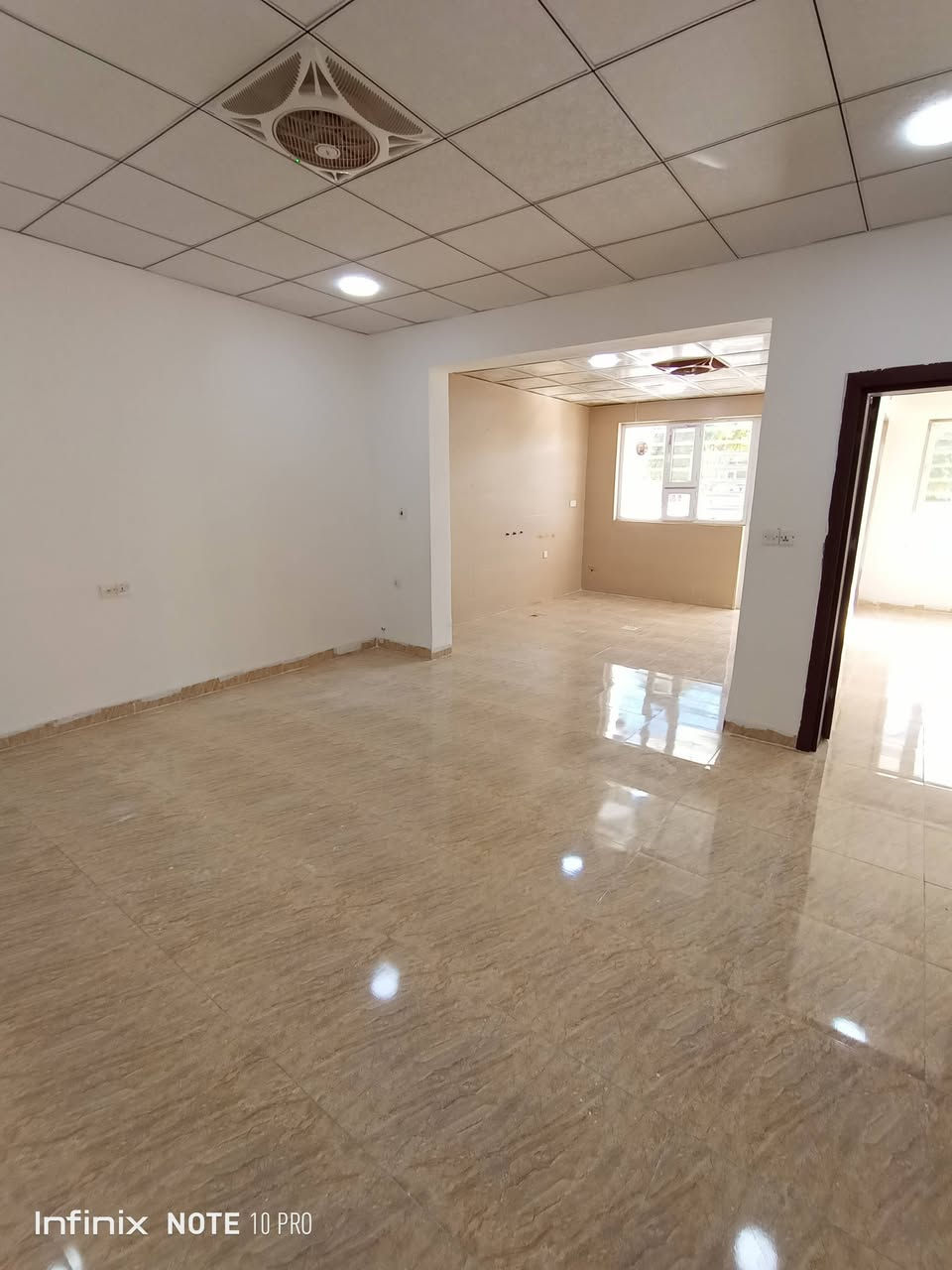 سلام عليكم بيت للبيع في اربيل شقلاوه مساحه 160 متر
بيت غرفتين نوم صالي حوالي مطبخ صحيات 
 بيت نضيف قبل يسجل بسم كل مواطن يحمل جنسيه عراقيه  السعر 3 دفاتر 90 ورقه قابل للتفاوض

ملاحضه بيت بي اضافات ازكام بل سطح 
كتايب عل كل شبابيك 
تغليف مناور  
الستفسار اتصال او واتساب موجود 
***********
