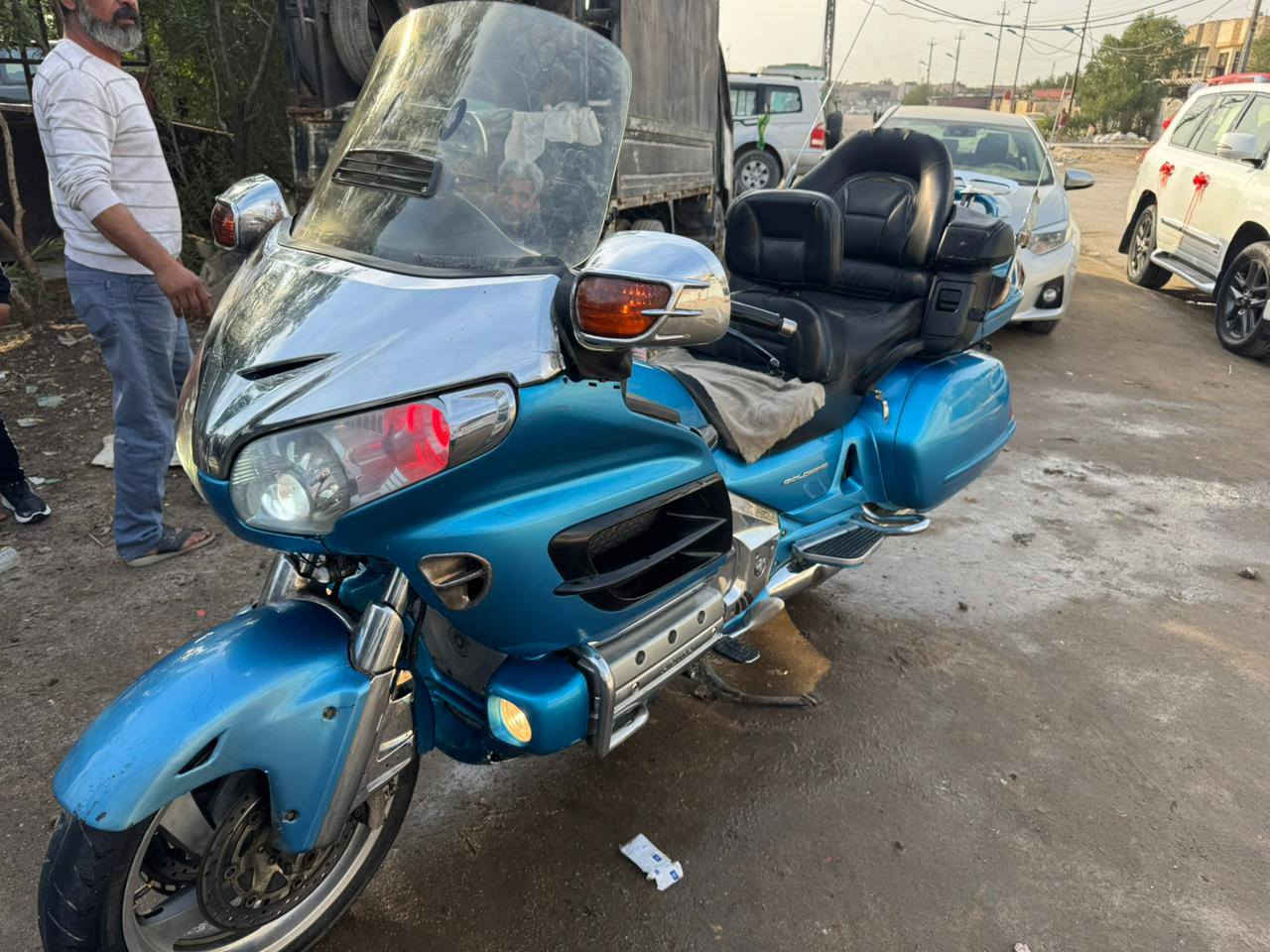 سلام عليكم دراجه كولدن ١٨٠٠ موديل ٢٠٠٤ دراجه جديدة ومكفولة كفالة عامة مكينه وكير دراجه رقم وسنوية انكليزي تحويل ثاني يوم مكاني بغداد البلديات السعر ٦٥ وبيها مجال قليل ***********
