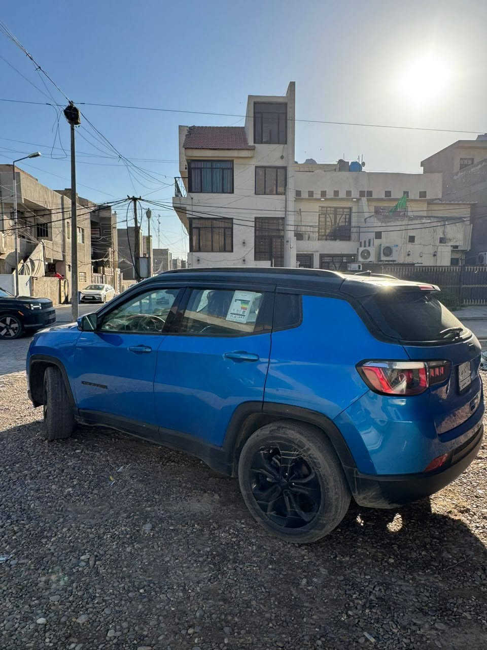 السلام عليكم اخواني.جيب كومباس2019 للبيع ماشية تقريبآ 80 لون مميز سيارة نظيفة مال بيت وحادثها بسيط لا تتيود والسيارة مواصفاتها معروفة  محرك اربعة سلندر2400موجودة في زيونة وسعرها 122ورقة وبيها شي بسيط صور حادثها بالمنشور والسونار هم بالمنشور للاتصال***********
