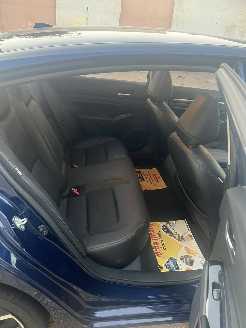 سلام وعليكم اخوان 
 نيسان التيما 2024 (  SR ) فول مواصفات  
 - محرك 2500 شرط وكير بشرط 
- فول رادرات امامي وجوانب وخلفي مع اوتو ستوب امامي وخلفي 
- حساس خلفي وامامي مع وقوف تلقائي
- خروج عن مسار 
- لايت عالي ناصي زينون بلادي مع ليد نهاري 
- كشنات جلد خاص لSR 
- كشنات كهرباء 
- شفتات ستيرن 
- ويل كروم اسود قياس 19 رياضي 
- بصمه ابواب بصمه تشغيل وتشغيل عن بعد 
- فول تحكم استيرن وشاشه تفگيشن 
- دبل كزوز مع دفيوزر بلادي 
كل حادث مابيه وارد امريكي رقم بصره معوقين بااسم ابنيه يريد وكاله عامه او خاصه موجوده سعرها 165$ رقم الهاتف *********** عنوان الزبير
