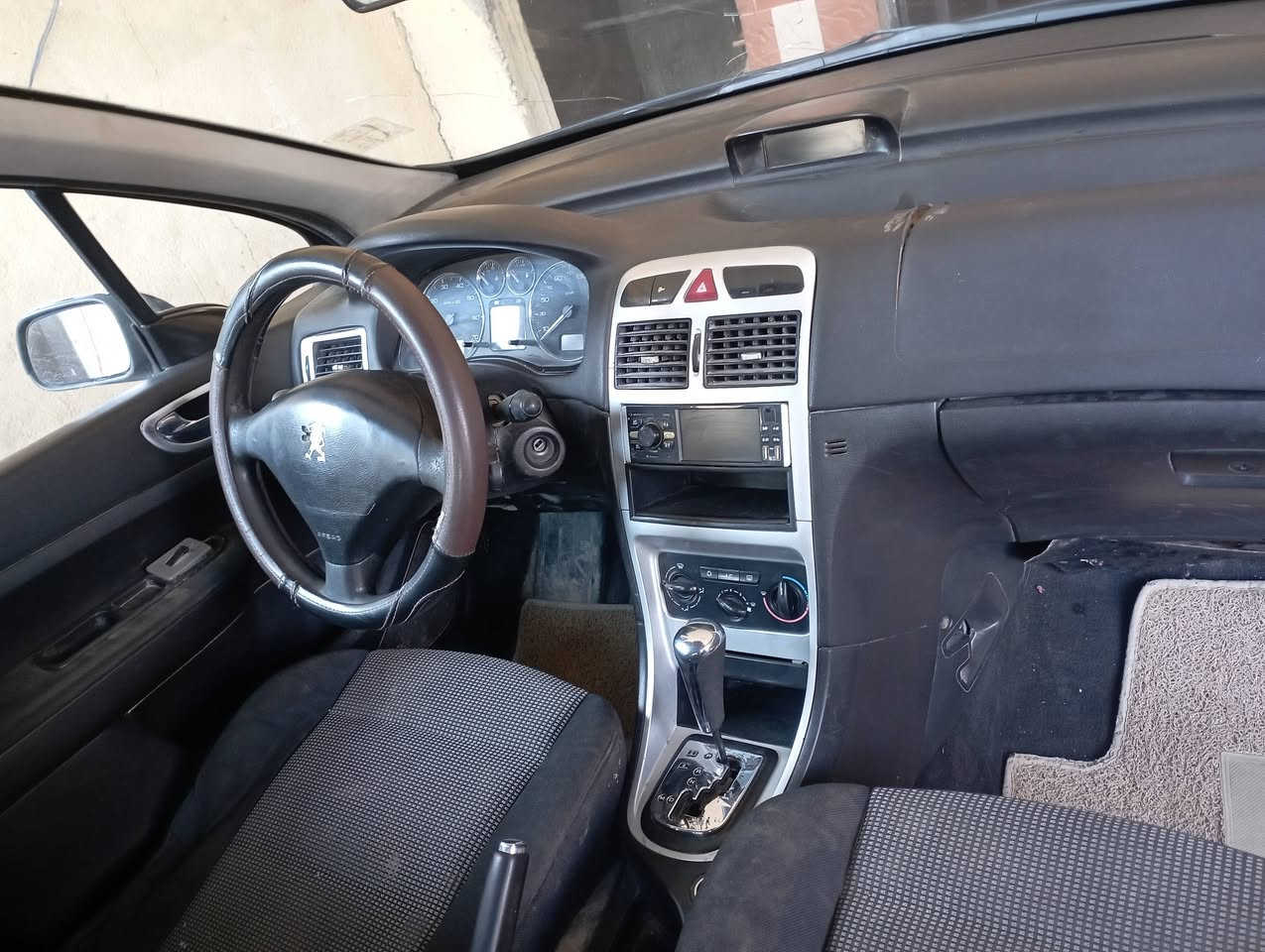 بيجو فرنسي 307 نضيفه أحله من صوره رقم بابل انكليزي بسمي مكان بابل سعر45رقم ***********
