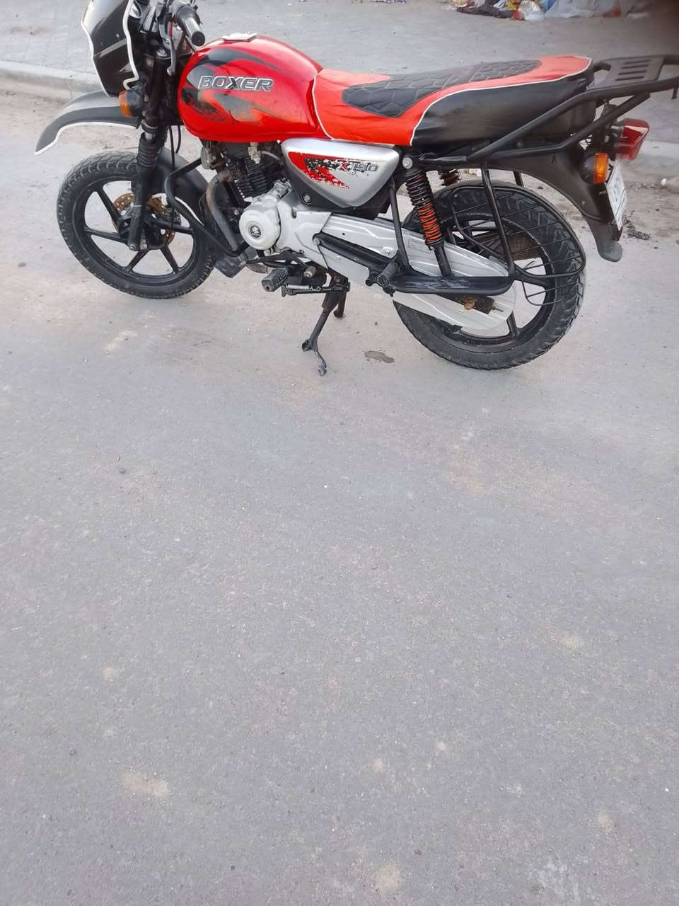 السلام عليكم دراجه بوكسر للبيع موديل 23 رقم وسنويه نضيفه كلش مانقصه شي تحويل ثاني يوم السعر مليون و 950 ) 1950 ) عنواني بالزبير الشراي يتصل ***********
