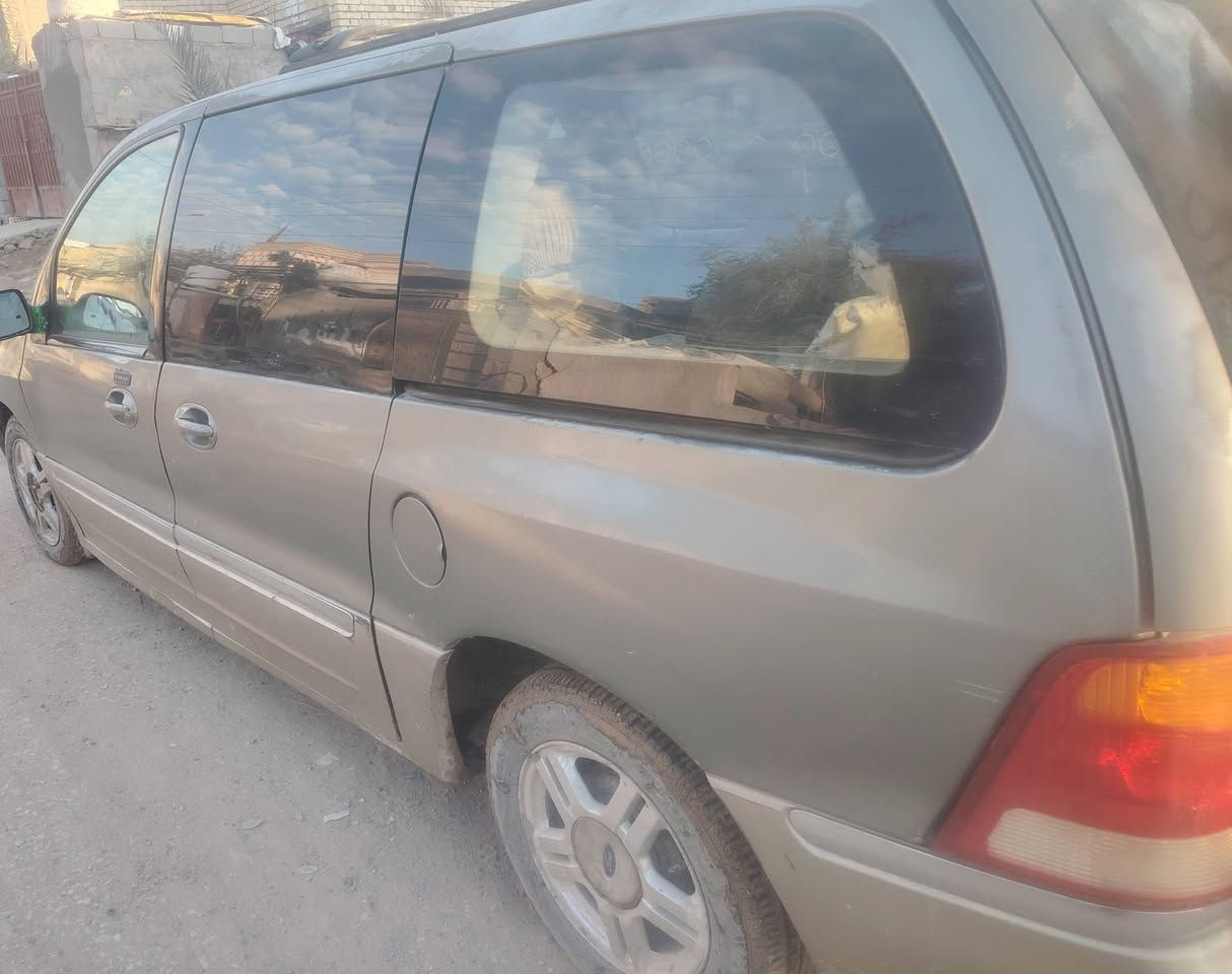 فورت سياحي 7 راكب موديل 2001 رقم بغداد الماني مكفوله من الضرر والصبغ والخياس كير ومحرك كامري 2000 جدد تبريد ثلاث قطع سيارة حلوه وسريعه. احلا من الصور ماغاسلها بيها ترتيب بسيط جدا مافارغ اسويها السعر 48$ وبيها مجال مكاني بابل الحصوة ***********
