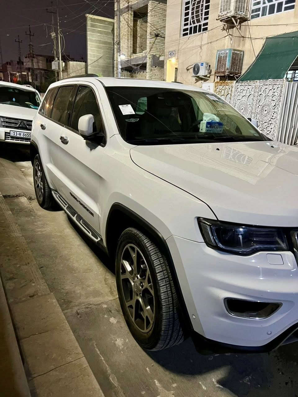 جيب كراند شيروكي لمتد موديل20 كفالة عامةمن الحوادث ومابيها اي قطرة صبغ  ماشية 110km  رقم اربيل (مميز) بيها هوية تضليل مواصفات كاملة   (6 سلندر)
سعر320 ورقة وبيها مجال بسيط
الرقم للتواصل واتساب ***********
