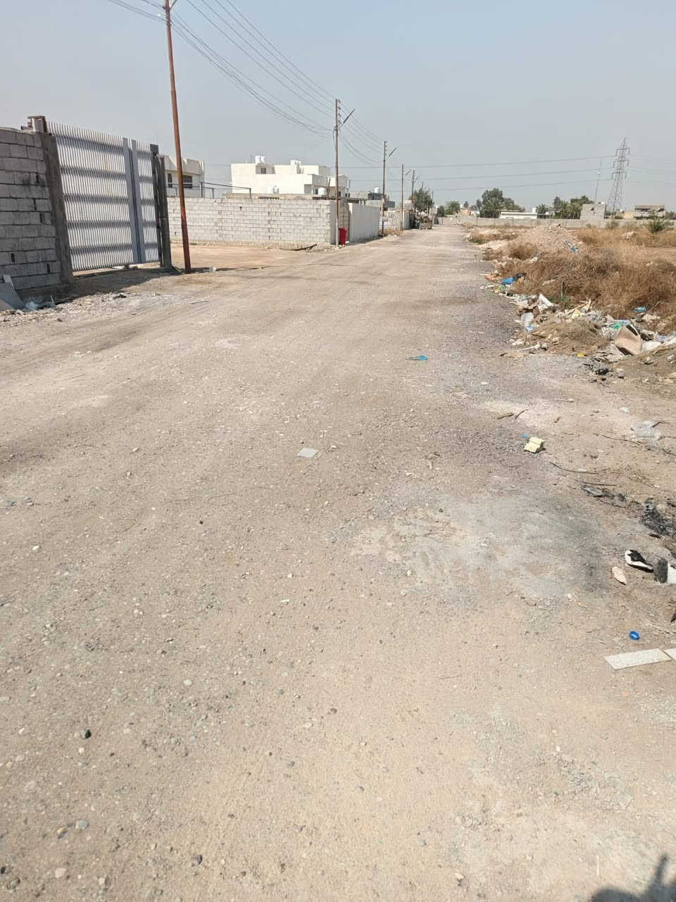 سلام عليكم  بيت المساحه الكليه 700 متر بي  ثنين بيوت اول بيت مساحه 120 كامل فول ل اخير بناء 2026 موثث تريد اثاث بدون ثاث مكو مشكله 
البيت الثاني مساحه م240 هيكل باقي بي نواعم 
العنوان جسر ديالى الكرغوليه السايد الواحد وره البنزين خانه قريب عل شارع سند 25 بسمك خدمات فول مي او كهرباء او تويله شارع عريض موقع ممتاز احله مربع بل كرغوليه 
سعر اتصل 
رقم التلفون ‭0776 630 6772‬
