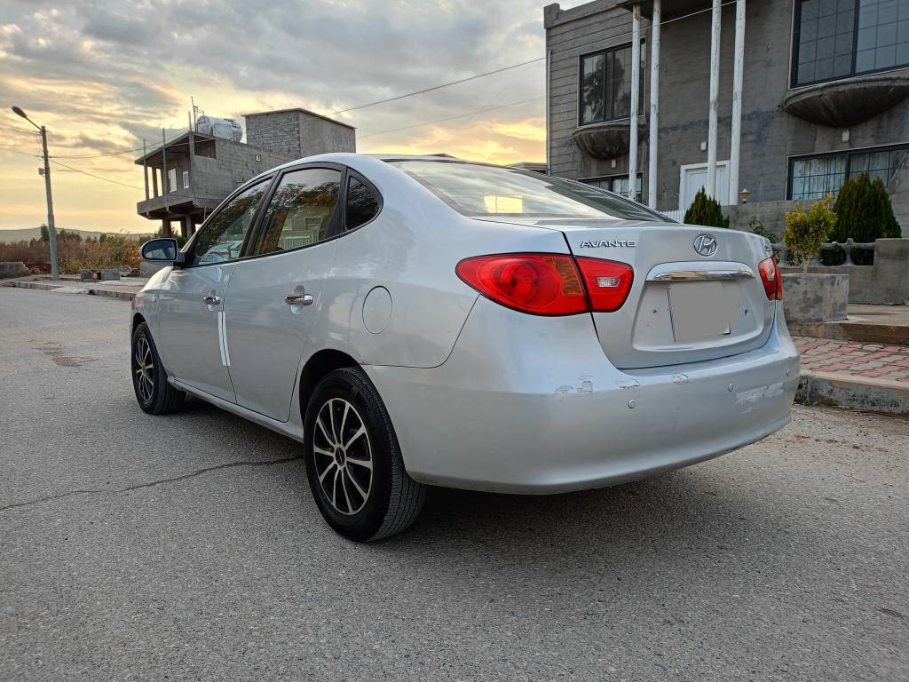 ئاڤانتی دوبەی موس و براوە مەکینە ١٦ دکشن بەرز  
کوشن هیتەر 
سوکان ڤۆلیۆم 
تەبرید لەمس 
ئاوێنە شەفت چوار تایەو ویلی لۆکی لەژێرە
تەبرید سارد و گەرم بە شەرت 
کامل مەسرەف کراوە 
گێڕ و مەکینەی بەشەرت
ژ.م ***********
                         *********** كويسينجاك, أربيل
