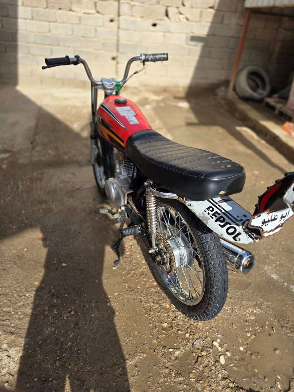 سلام عليكم
دراجه للبيع شاصي 15 ومكينه رابيدو 23 مكفوله كفاله عامه سعر 700 وبيها مجال 
كوت حي الحكيم ***********
