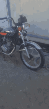 دراجة ايرانيه ٤ كير نظيفه وشغاله بس عوزها باتري مكاني بغداد الدورة سعرها ٢٥٠ قفل ***********
