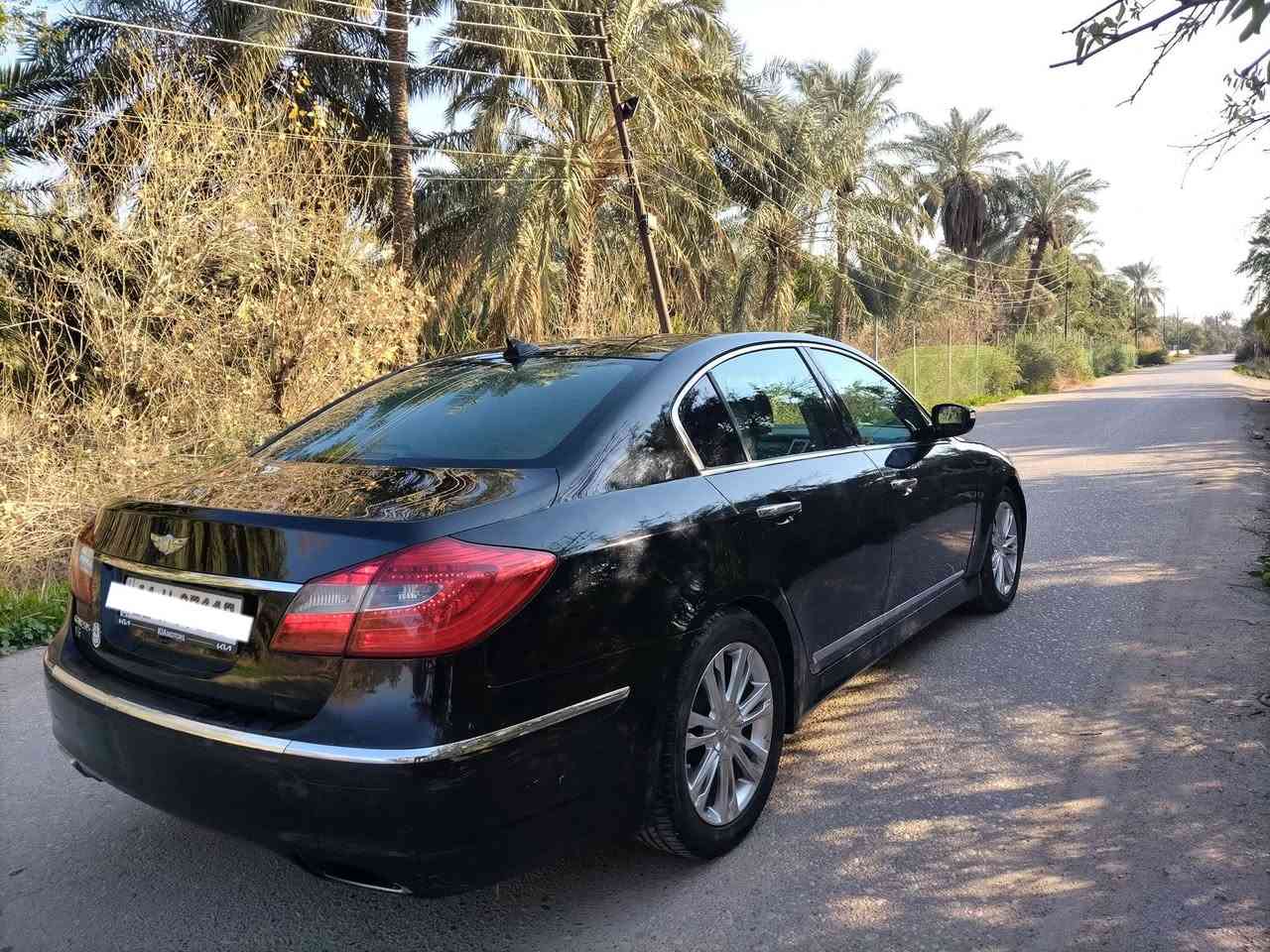 سلام عليكم 
جنسز موديل 2014 رقم بغداد بأسمي ماشيه ١٧٥ ألف سياره بيها بارد بين باب السايق وجاملغ الامامي وبنيد مفتوح فقط كير محرك كفاله تخم تأير سياره كلها شغاله ما بيها أي خلل فول مواصفات فتحه كشنات تدفئه تبريد تحكم امامي خلفي تبريد 3 قطع نظام ترحيب منظومه زنون بيع فقط 
مكانه ميسان المركز رقم ***********
