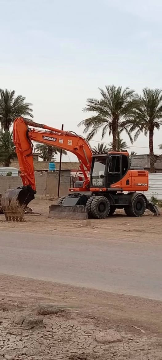 السلام عليكم  للبيع حفاره دوسان حجم 170 رقم اربيل جديد موديل 11 مكفوله كفاله عامه كلها على وضع الشركه شرط الفحص بأسمي تحويل مباشر سعر 635 $ مجال بسيط
 رقم الهاتف *********** 
 رقم كورك  *********** 
@إشارة
