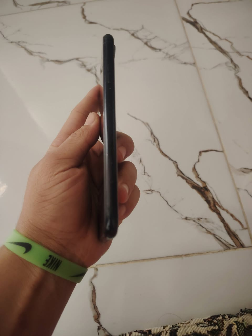 جهاز اكس ار مبدل بطاريه والضهر مكسور وفيس ايد واكف للبيع بسعر مناسب الي حاب يتصل ***********
