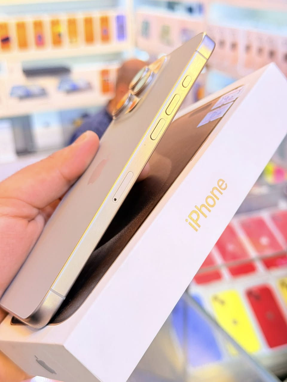 ايفون 15برو ماكس ذاكره 256بطاريه 95‎%‎جهاز اخو جديد زلغ واحد مابي وتر بروف جهاز بمعنه كلامه تضيف هوه جديد سوه عربي شرق اوسط اصلي لا مفتوح ولا مصلح فحص حاسبه كوله نورمل ملحقات كامله ضمان 5ايام من مركز 
سعر 1050الف قفله من الاخير 
بغداد البياع شارع عشرين مكتب ماستر للمبايل 
***********
