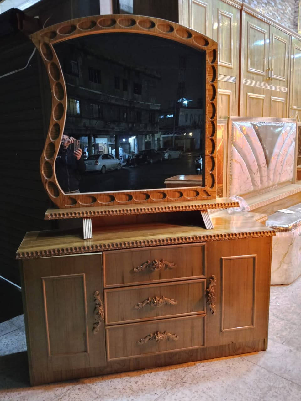 غرفة خمسة ابواب فصال تركي🆕

صبغ حراري 
لون الدوشمة حسب الطلب 📫
باب جديدمعرض عش العروس قرب نادي الفتوى 
للطلب والاستفسار 📢
***********
***********
