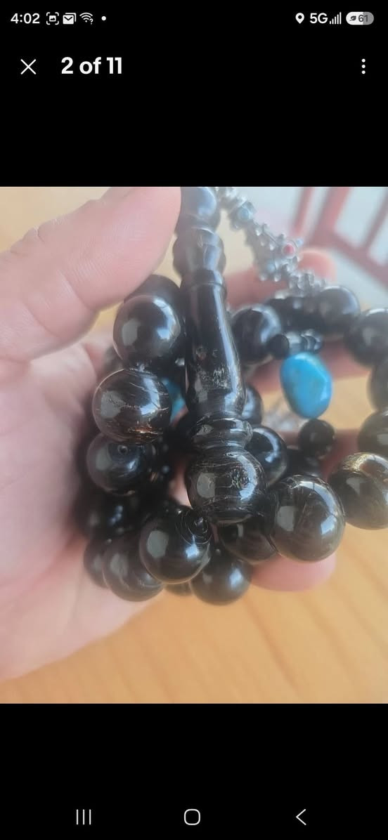 العمر اكثر من ٥٠ سنة. 
يسر طبيعي مع فواصل فيروز طبيعي مع كركوش انتيك فضة. 
USA Tasbih | هواة المسابح والكهرمان


**إذا كنت صاحب هذا الإعلان وتريد حذفه لأي سبب، رجاءا أرسل رسالة إلى الدعم الفني**