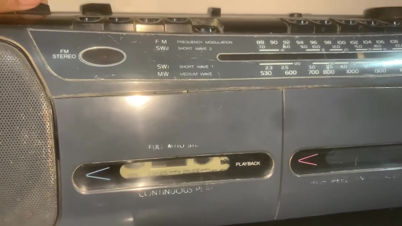 مسجل دبل كاسيت وراديو شغال كله 
سعر25


**إذا كنت صاحب هذا الإعلان وتريد حذفه لأي سبب، رجاءا أرسل رسالة إلى الدعم الفني**