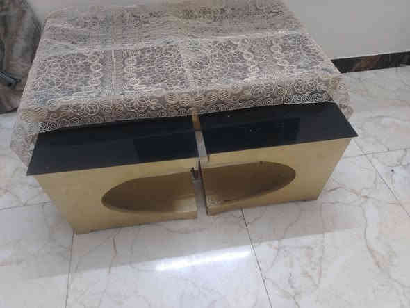 تخم عشر مقاعد تركي نظيف سرير ومخزن ٥٥٠ مكان زيونه اتصال *********** مع طبلات
