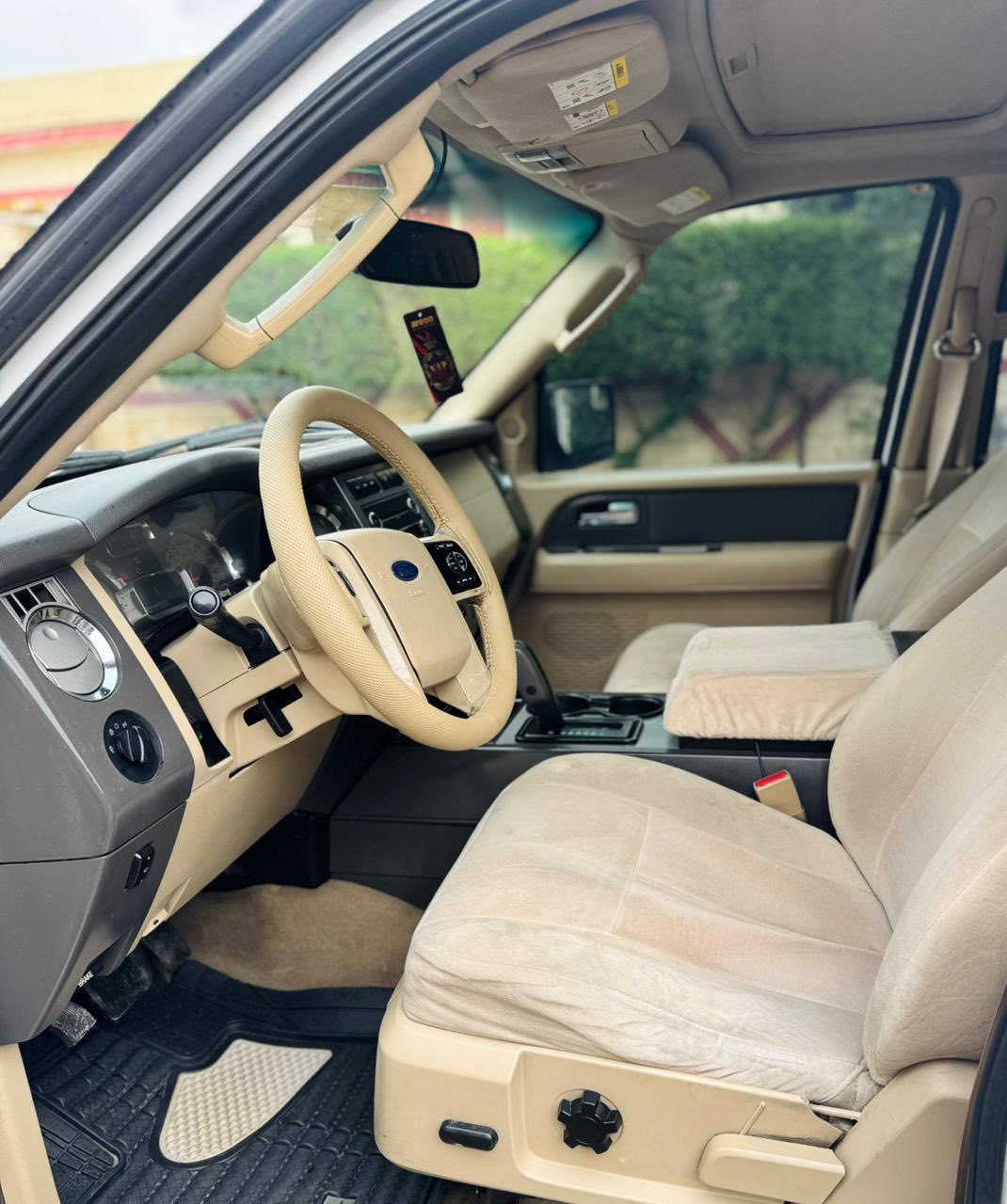 السَلٱمٌ عـَلـْيگمّ للبيع فقط
سعر 157 ورقه 
للاتصال ***********
فورد اكسبديشن 2013 
سياره لوك طك فلين وخليجي شركه نيڤا
موصفات XLT فول 
محرك 8 سلندر  
حجم محرك 5400
ماشيه 130 مايل 
سقف اسلايت (الفتحه )
كشنات كهربائي
تبريد مركزي
دواخل سياره جديده
7 راكب
دواخل بيجي 
حساس خلفي 
كامره 
 تحكم استيرن
وثبيت سرعه 
مانع انزلاق 
 تبري تدفئة شغال
كير محرك جديد شرط
صدر امامي خلفي جديد
تخم تايرات جديد
‏كهربائيات—كله شغال -
شرط سياره جاهزه 
تحويل مباشر
سياره مابي نواقص بدون مصرف 
رقم سليمانيه جديد 
سنويه جديد لحد 2028
شرط تحويل او غرامه 
تحويل مباشر 
عنوان ديالي خانقين ✅
