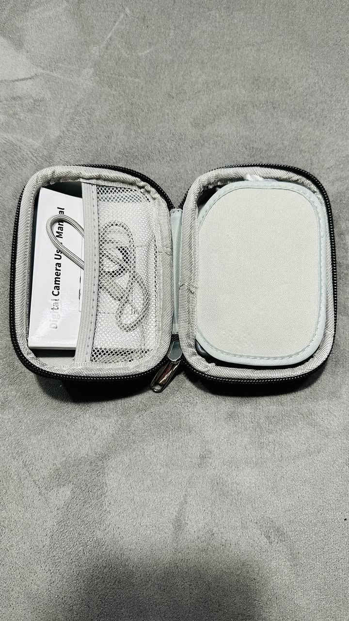 السلام عليكم .. اخوان كامرة DC402-AF - دقة التصوير ( 48 ) ميجابكسل - تسجيل الفيديو يدعم دقة ( 4K ) 
عدسة التقريب مزودة بخاصية الضبط البؤري التلقائي وتقريب رقمي للزوم يصل الى ( 16 ) ضعفاً مع فلاش اضائة
الشاشة تحتوي على عرض IPS بحجم 2.8 بوصة 
وتكدر تستخدمها كاميرا ويب للبث المباشر 
البكج جنطة خاصة بالكامرة ورام حجم 32 
سعر الكاميرا 35 الف مع التوصيل .


**إذا كنت صاحب هذا الإعلان وتريد حذفه لأي سبب، رجاءا أرسل رسالة إلى الدعم الفني**