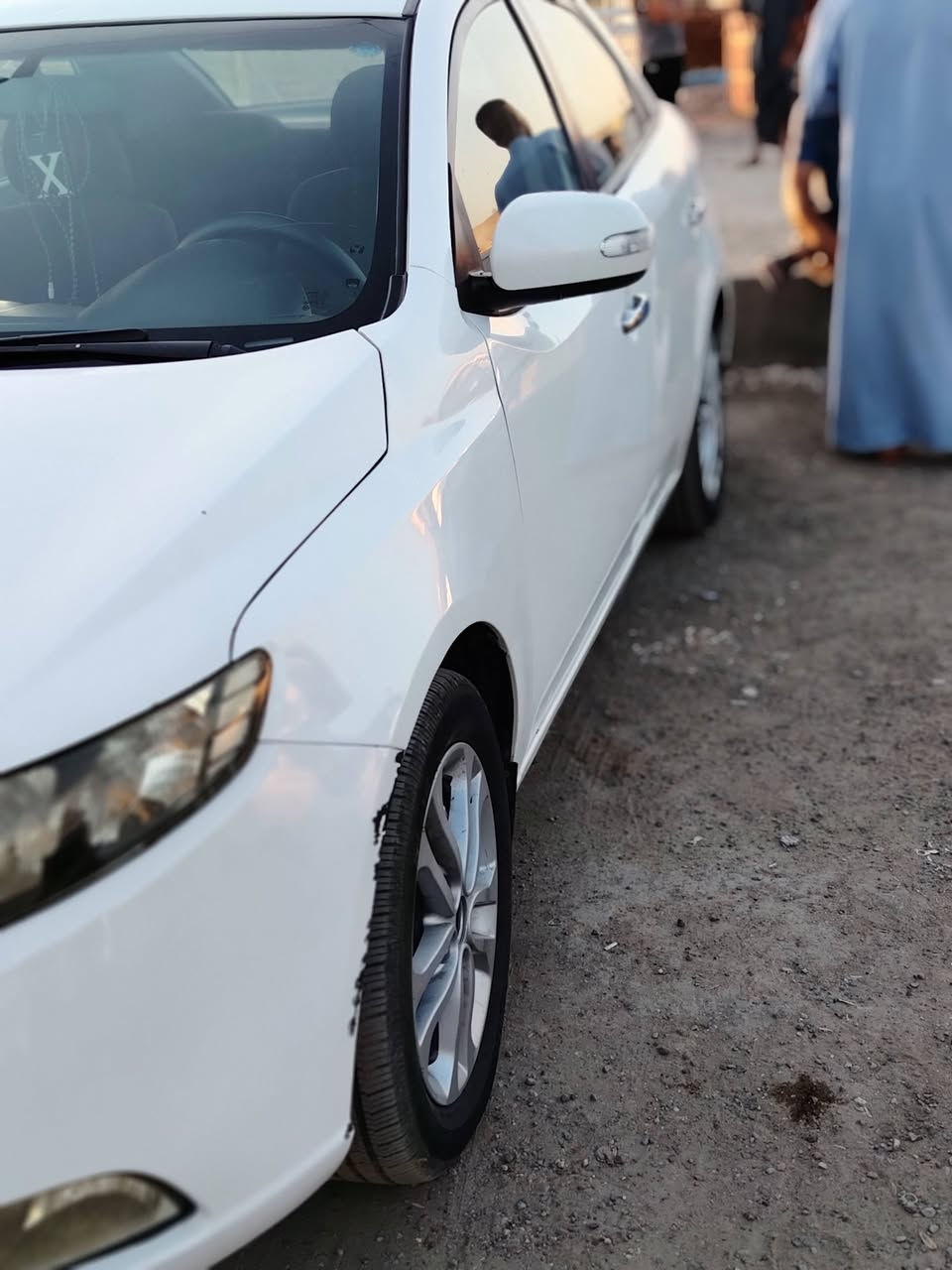 سلام عليكم سيراتو للبيع بيع مستعجل 2012 مكينه خير من الله تبريد شغال كهربائيات كلها شغاله محرك 1600 معروضه 105 وبيها مجال حته لو فلوسها دفعات عادي ال ستفسار ***********/***********

