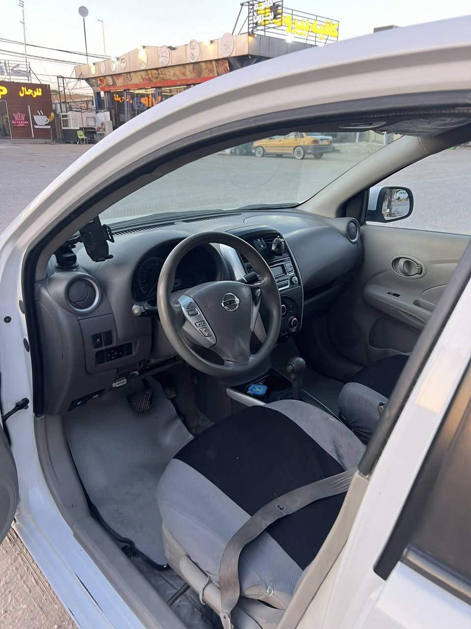 نيسان سني
موديل 2020
بيها قطعتين 
قطعة بارد وقطعة جاملغ خلفي صبغ
وبارد جاهزه نصبته حلوة
تبريد حداديه محرك كير شرط الكفاله وسياره نعمه من الله جاهزه حدادية مسويها للسيارة كلها
بسم شركه تريد تحويل او وكاله بالخدمه

للاستفسار ***********
