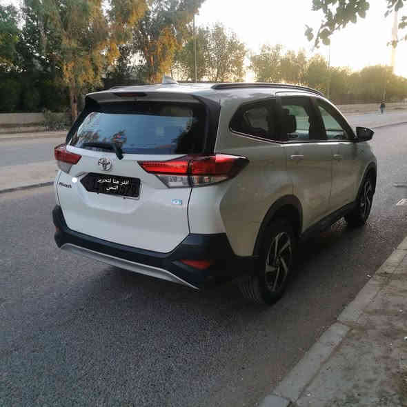 تويوتا راش TOYOTA RUSH 2019 سعر 143‪
ماشية 82 km الف  ***********‪ الاعظمية 
المواصفات: خليجي وكالة شركة SAS (رقم بغداد) الانكليزي الجديد باسمي تحويل مباشر 
السيارة كفاله عامة من الحادث بس بيه بارد باب الصدر والباب الخلفي 
1. محرك 1500 سلندر 4 DUAL VVT-i 
2. نظام fhn الوقود ECO ومانع انزلاق ABS.
3. كير اوتوماتيك.
4. مقاعد مخمل (٧ راكب).
5. ٨ ايرباك. 
6. لايت زنون(عالي+ناصي) LED ثلجي , بك لايت LED , بك لايت ضبابي.
* تبريد امامي وخلفي 
* بصمة اصليه عدد ( 2 ) 
* خمسة ويل كب اصلي 
 كأمره خلفيه في المراية مسجل ابلادي CD
* اللتر الواحد من الوقود يكفي ١٦ كيلومتر.
* صدر وكير ومحرك كلة بلادي.
السعر ١٤٣ وبيه مجال بسيط ان شاء الله 
🌹السيارة في بغداد الاعظمية🌹 بغداد
