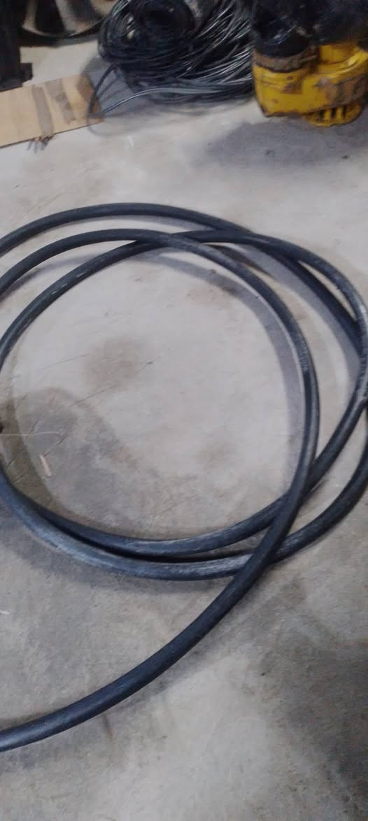 كيبل ١٠متر ابو ال ٧٠  السعر ٣٥٠ الف للاستفسار الاتصال بالرقم*********** واتساب*********** عنوان ديالى بلدروز
