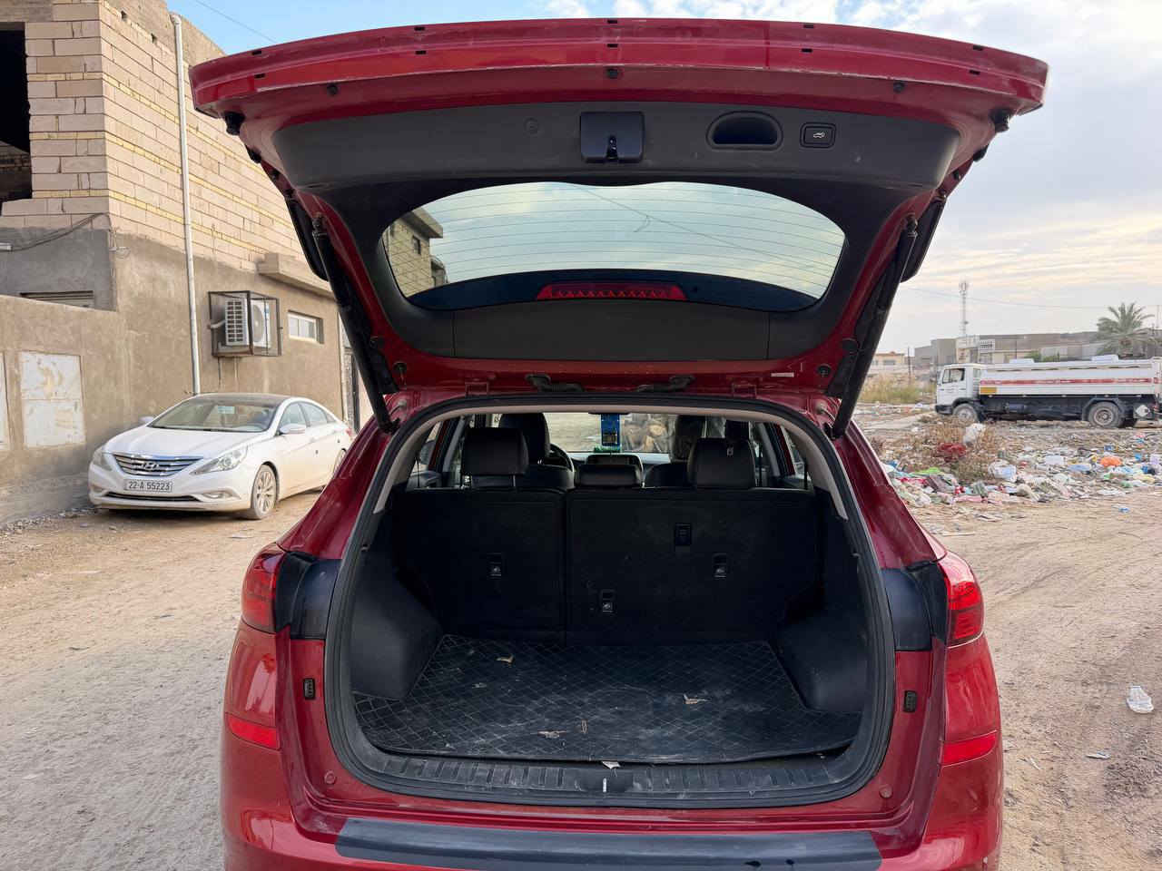 السلام عليكم
توسان ٢٠٢١ فول مواصفات عدا البانوراما
حادثه فقط باب الصدر مبدل
محرك 2400 المواصفات 
بصمه .گشنات جلد. رادار . توقف ذاتي. اربع كامرات. فور ويل
وبقية المواصفات المعروفه 
ماشيه ٤٥ 
السعر ١٩٣ مكاني بابل الحله 
للتواصل *********** اتصال او واتساب
